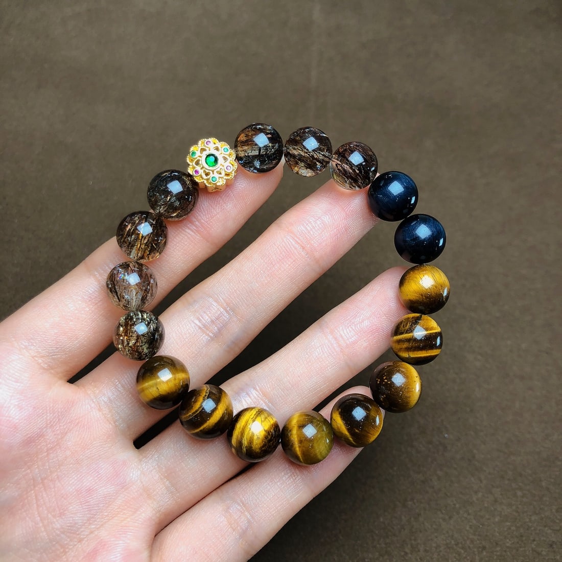 An Exquisite Crystal Bracelets: An Exquisite Crystal Bracelets,Size:10.3mm,Weight:27.4g 水晶手串