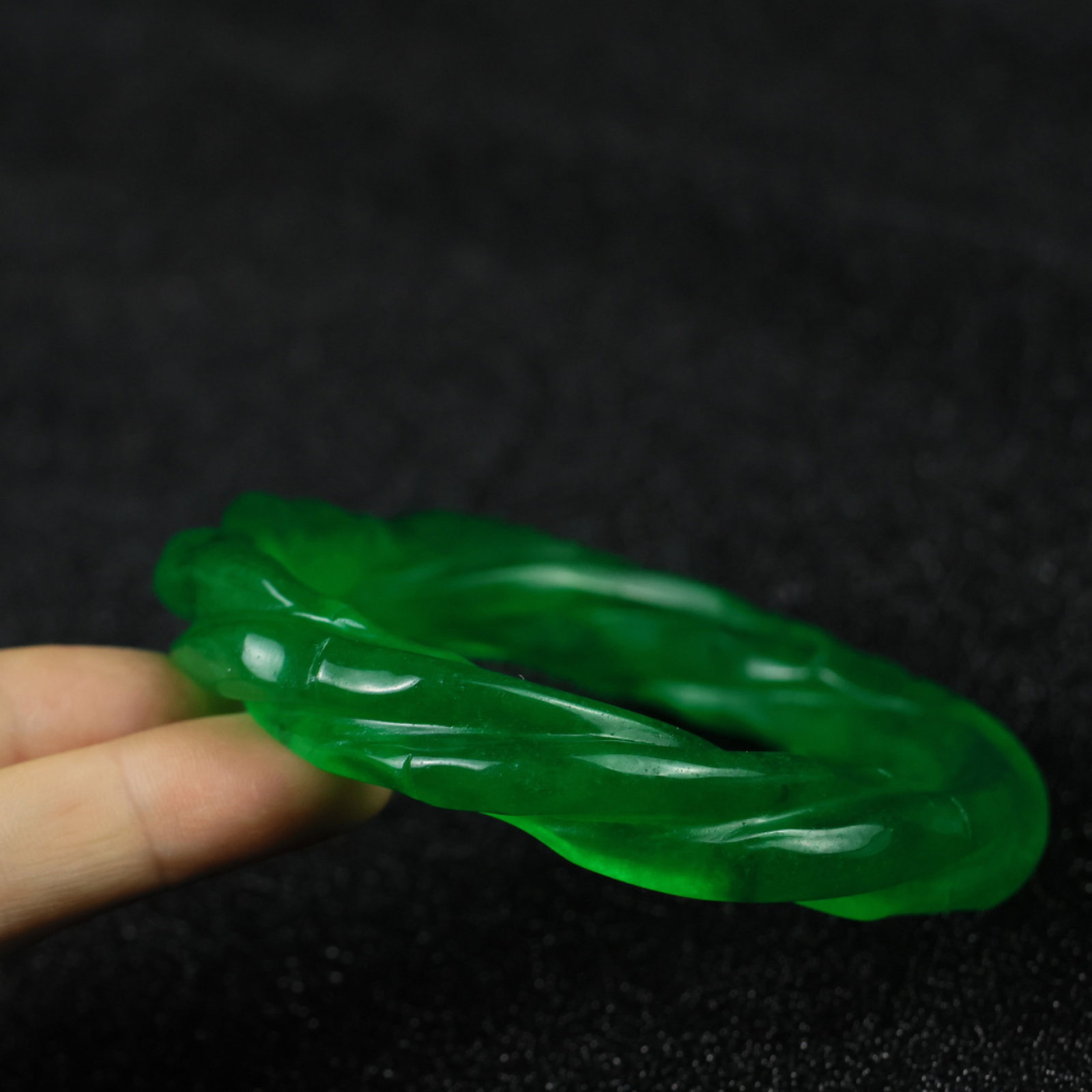 An Exquisite Jadeite Bracelets - 8