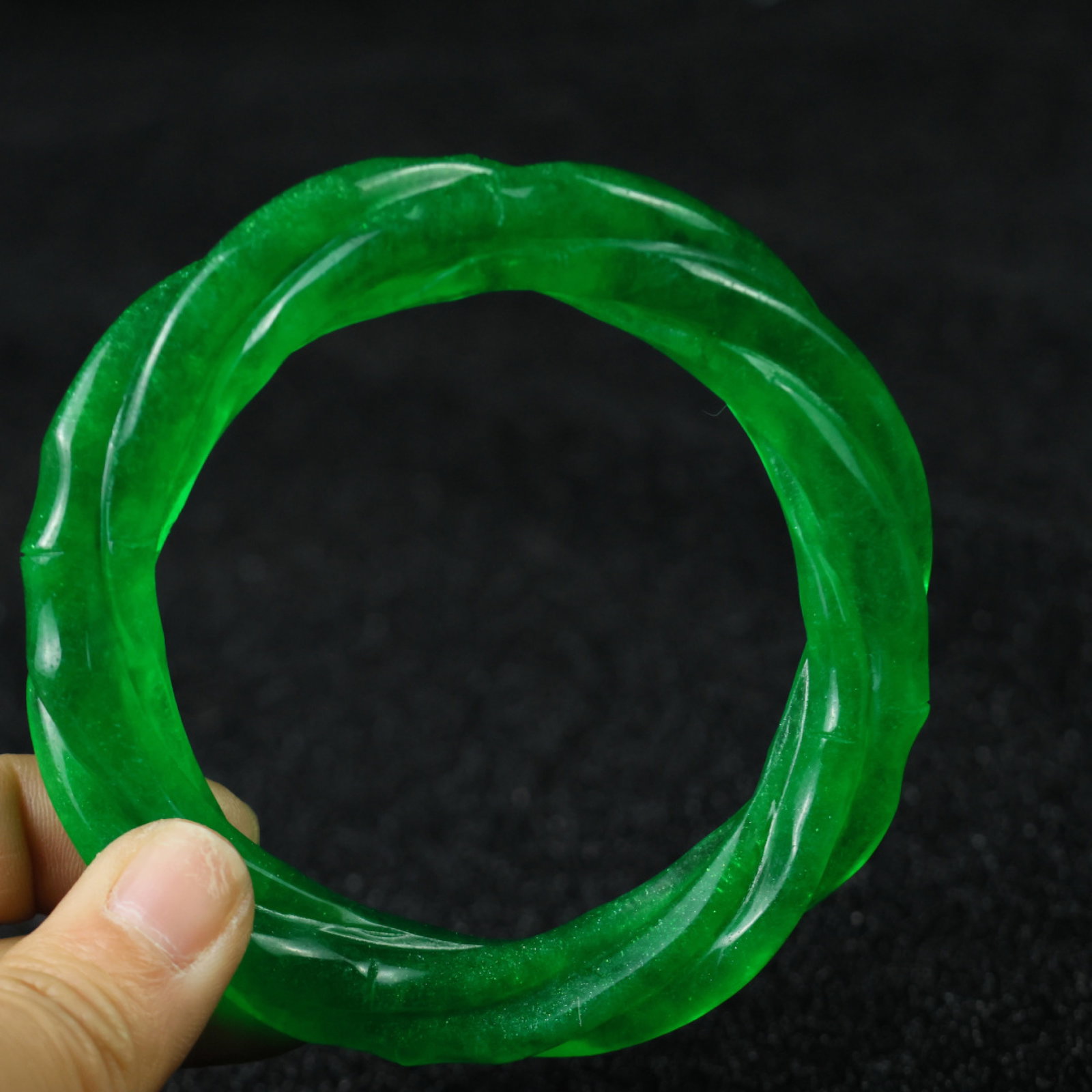 An Exquisite Jadeite Bracelets - 9