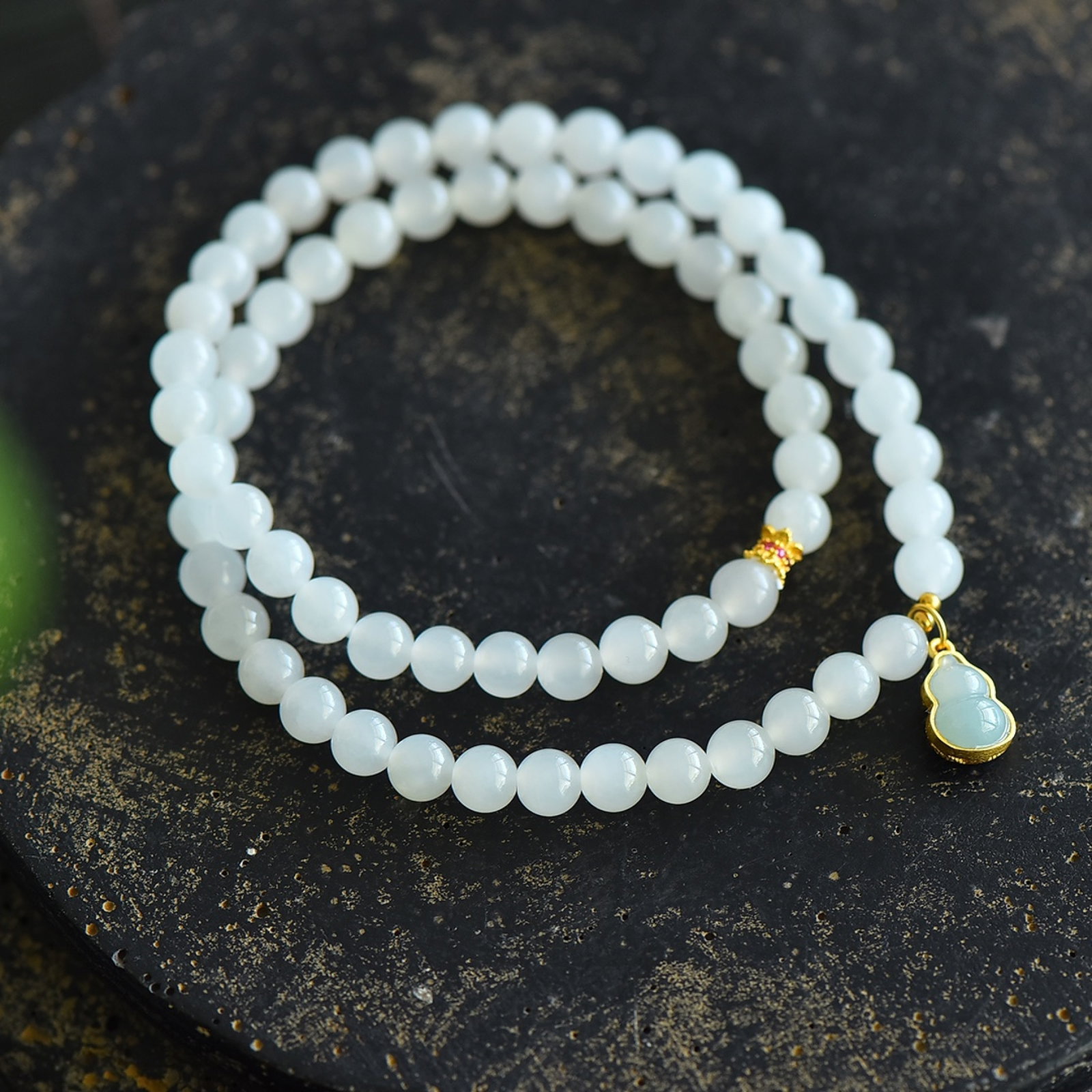 An Exquisite White Jade Bracelets - 2