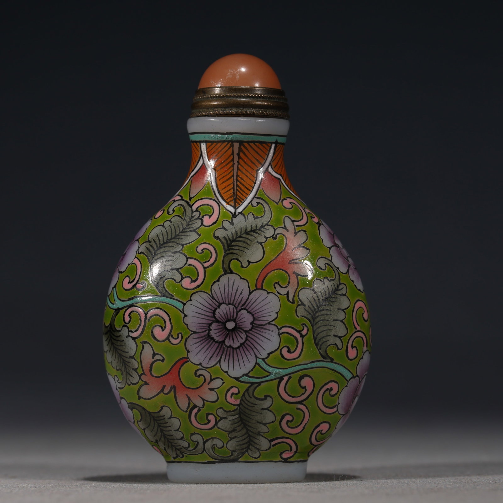 An Exquisite Glass Enamel Snuff Bottle With Interlocking Floral Pattern (1 of 6)
