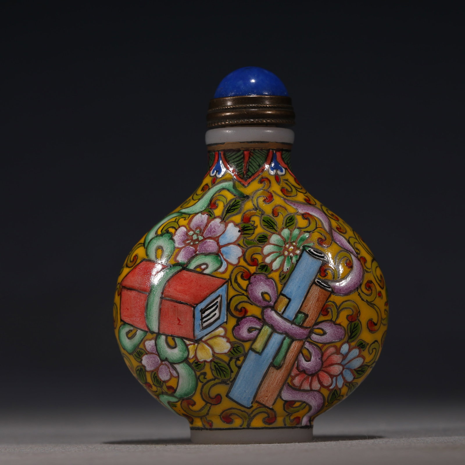 An Exquisite Glass Enamel Yellow Ground Snuff Bottle With Interlocking Flower And Antique Pattern: An Exquisite Glass Enamel Yellow Ground Snuff Bottle With Interlocking Flower And Antique Pattern,China,Qing Dynasty,Four-Character Qianlong Mark,Dimensions:2.6inx2in,料器珐琅&
