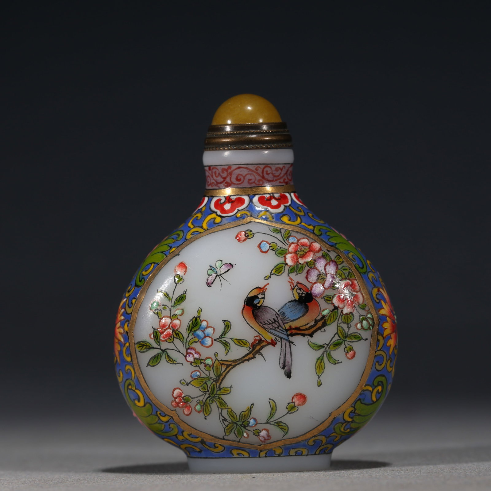 An Exquisite Glass Enamel Snuff Bottle With Paneled Flower And Bird Pattern: An Exquisite Glass Enamel Snuff Bottle With Paneled Flower And Bird Pattern,China,Qing Dynasty,Four-Character Qianlong Mark,Dimensions:2.6inx2in,料器珐琅彩开窗