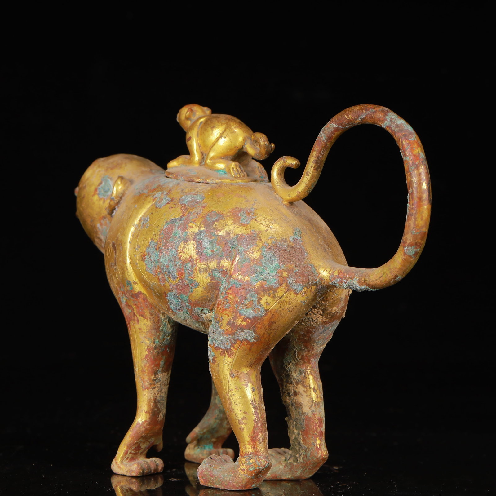 An Exquisite Gilt Bronze Monkey Ornament - 11