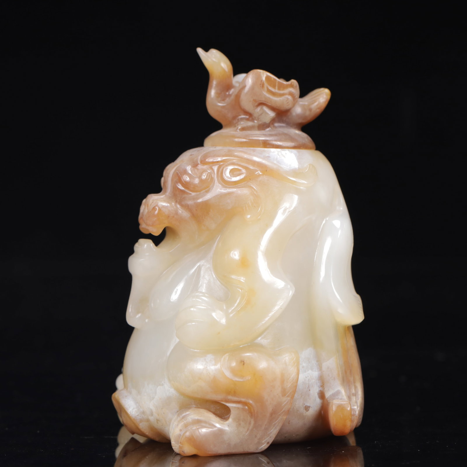 An Exquisite White Jade Dragon and Phoenix Pot - 3