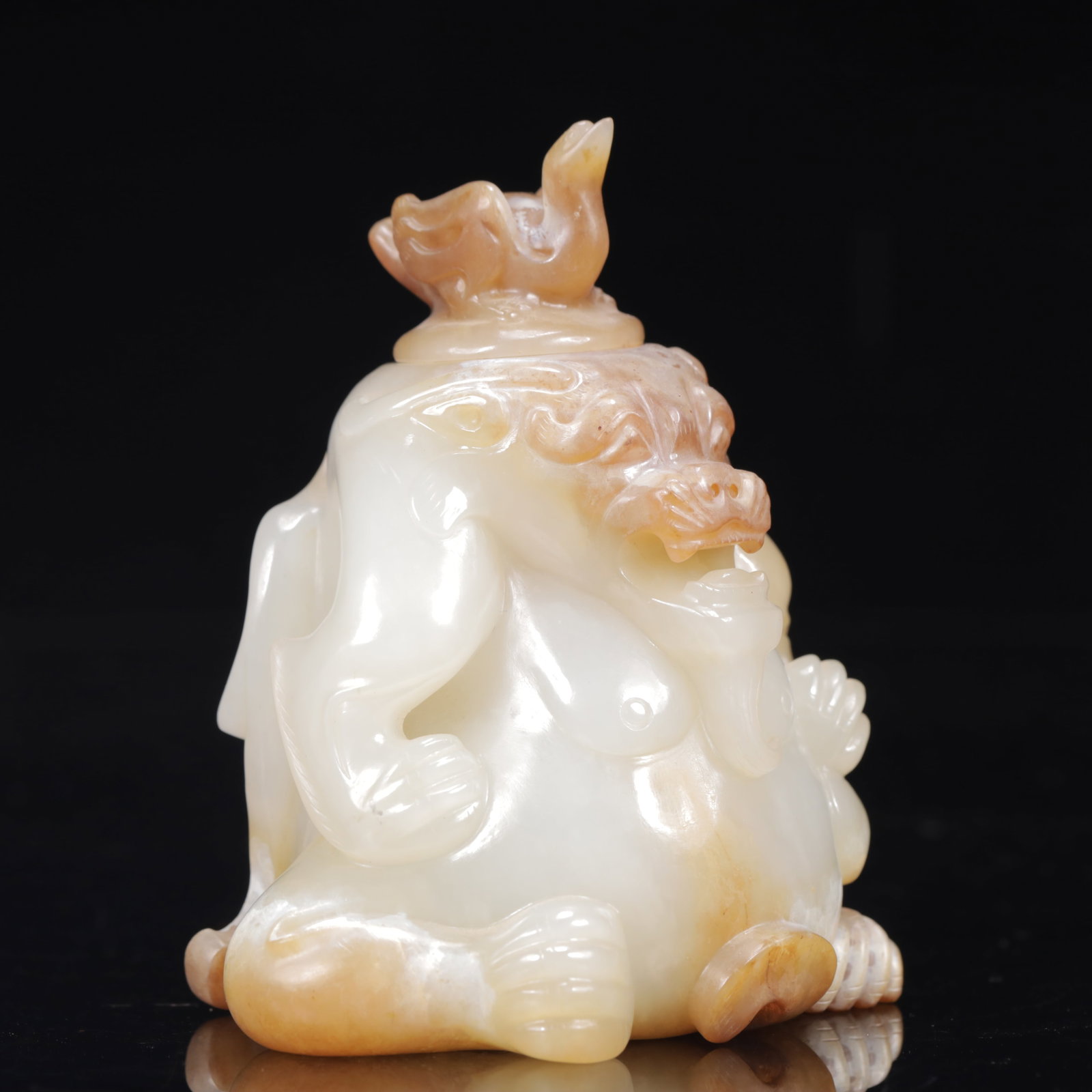 An Exquisite White Jade Dragon and Phoenix Pot - 4