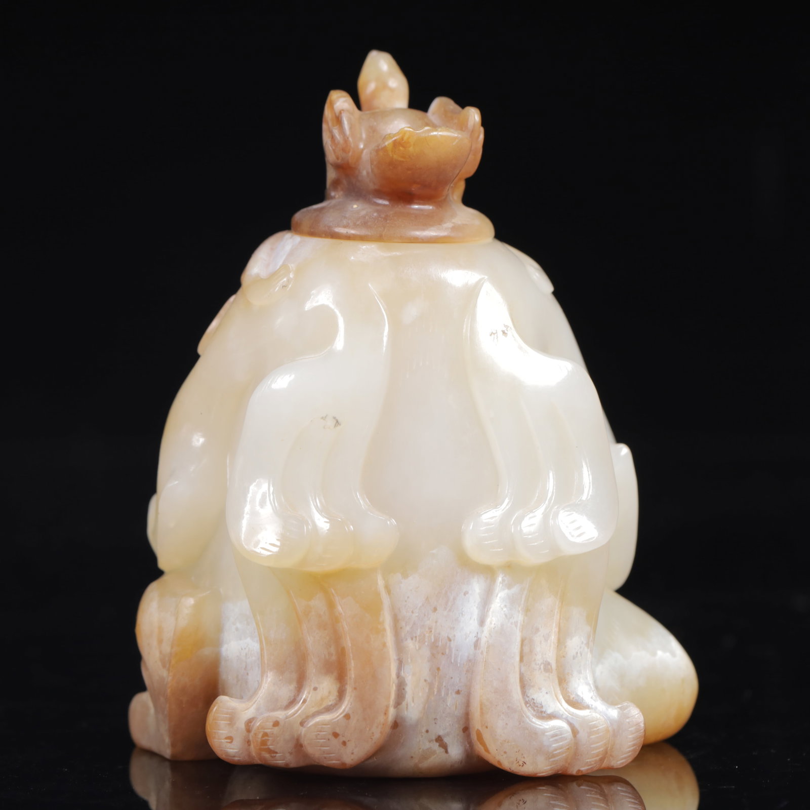 An Exquisite White Jade Dragon and Phoenix Pot - 6