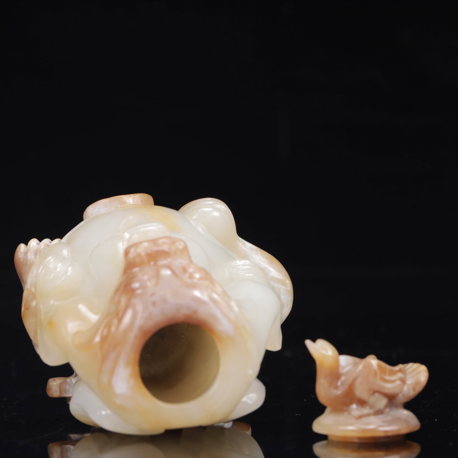 An Exquisite White Jade Dragon and Phoenix Pot - 7