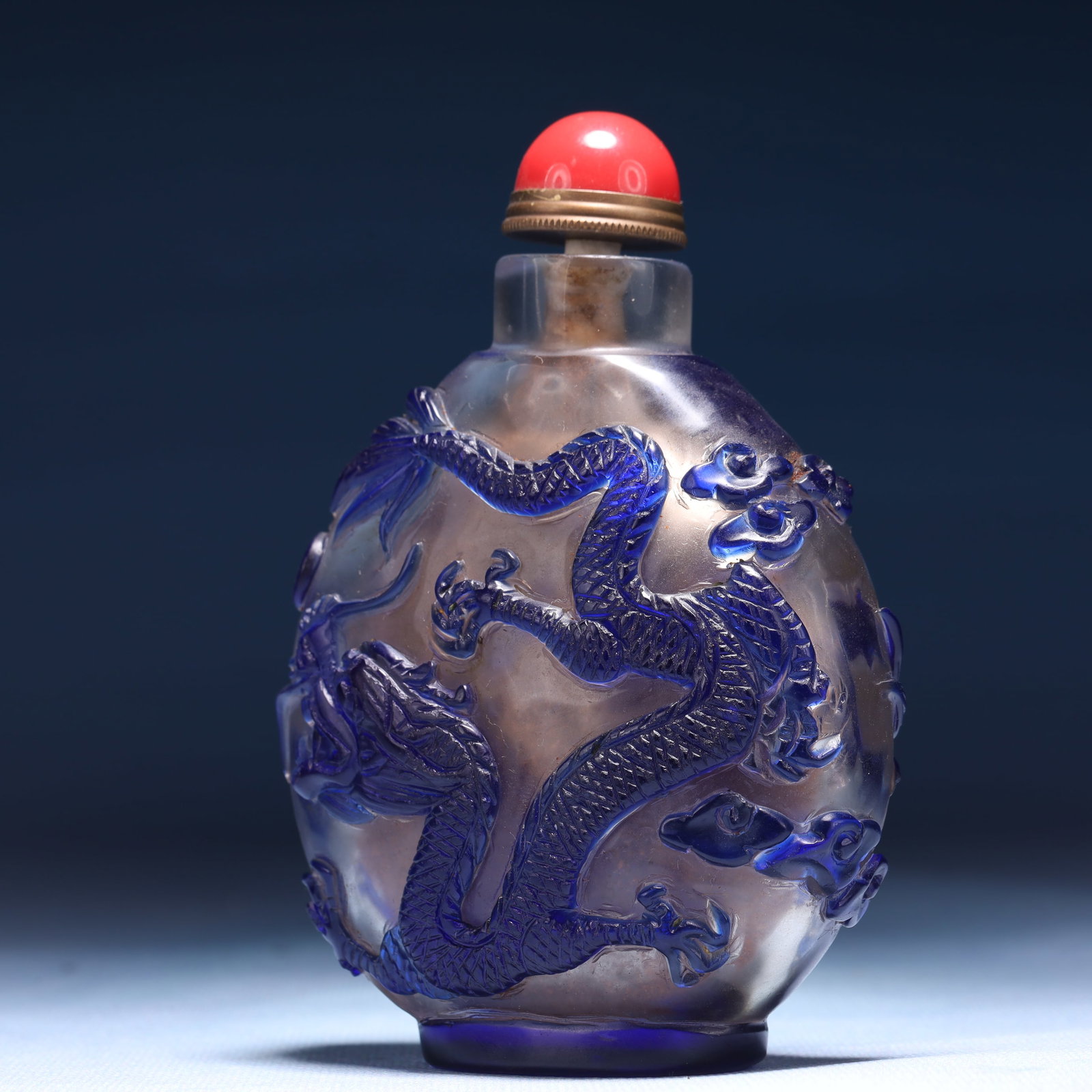 An Exquisite Glass Auspicious Cloud and Dragon Pattern Snuff Bottle - 2