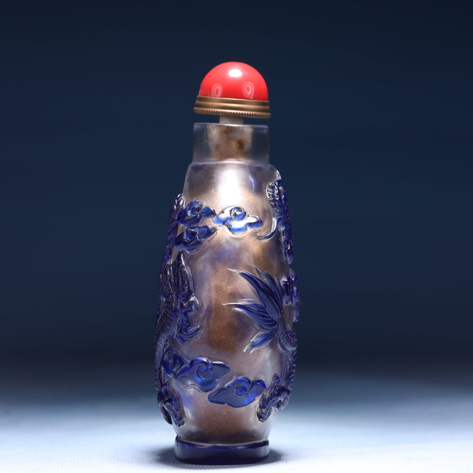 An Exquisite Glass Auspicious Cloud and Dragon Pattern Snuff Bottle - 3