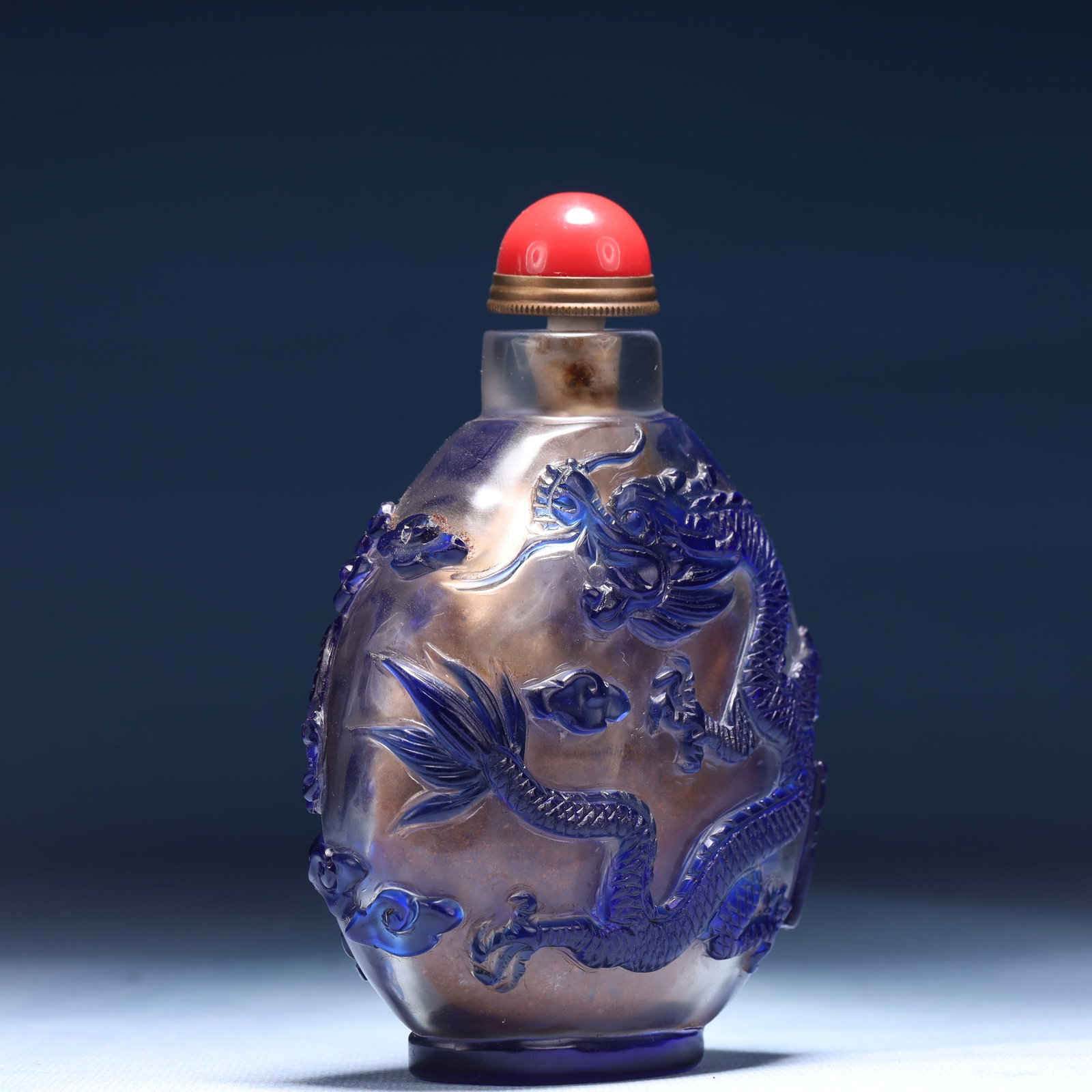 An Exquisite Glass Auspicious Cloud and Dragon Pattern Snuff Bottle - 4