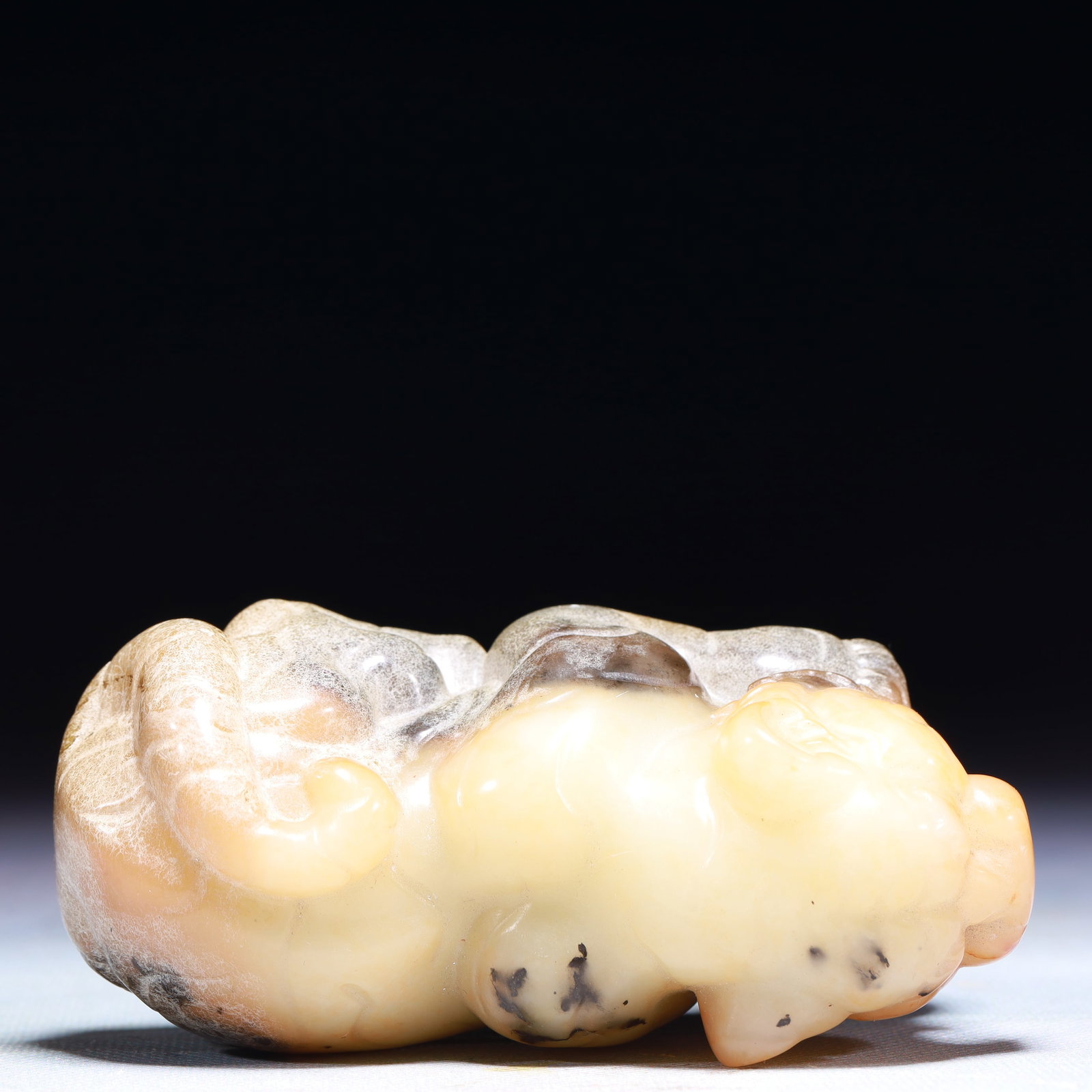 An Exquisite Archaic Jade Tiger Ornament - 10