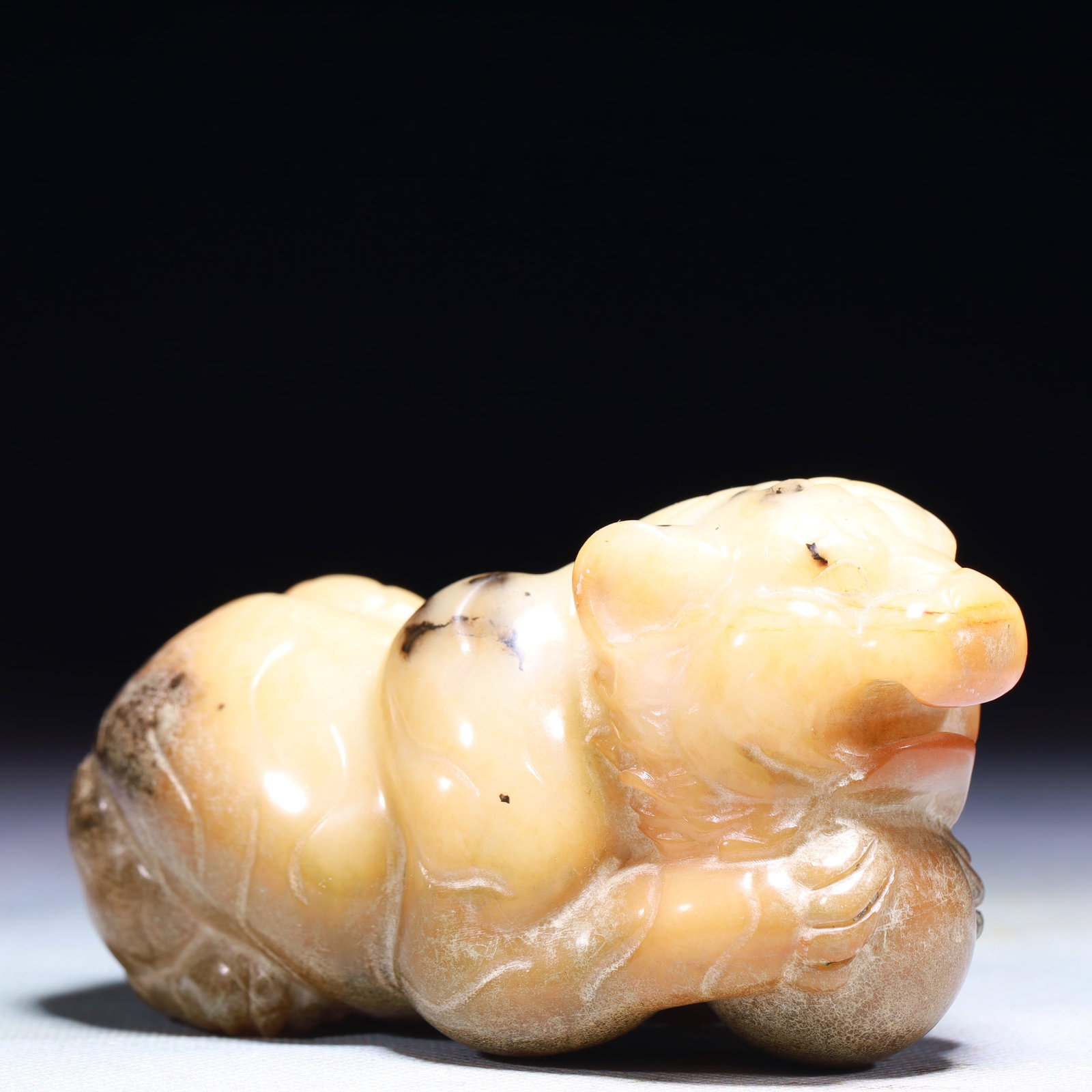 An Exquisite Archaic Jade Tiger Ornament - 6