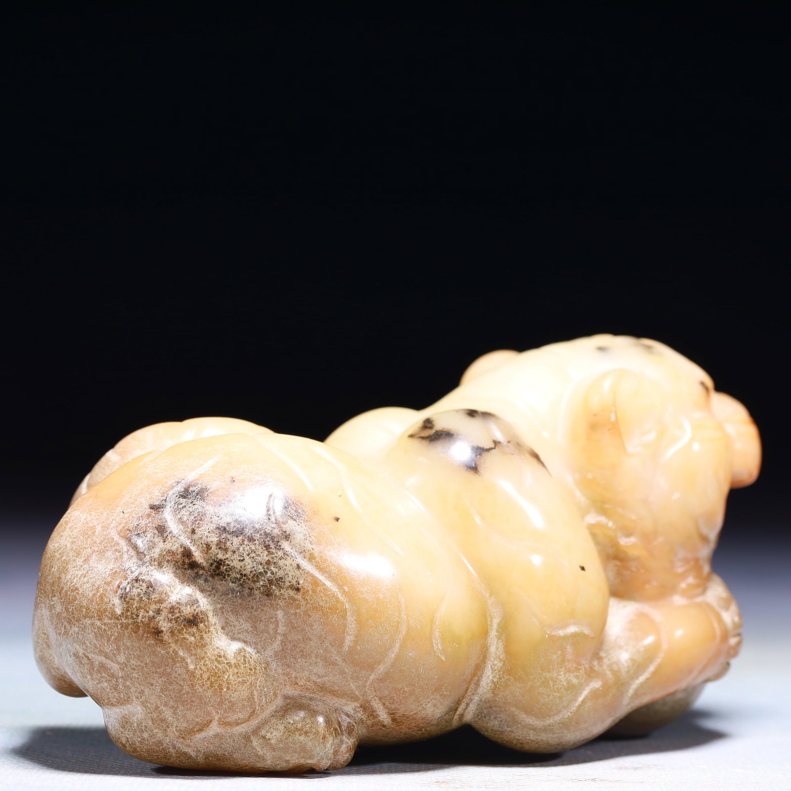 An Exquisite Archaic Jade Tiger Ornament - 8