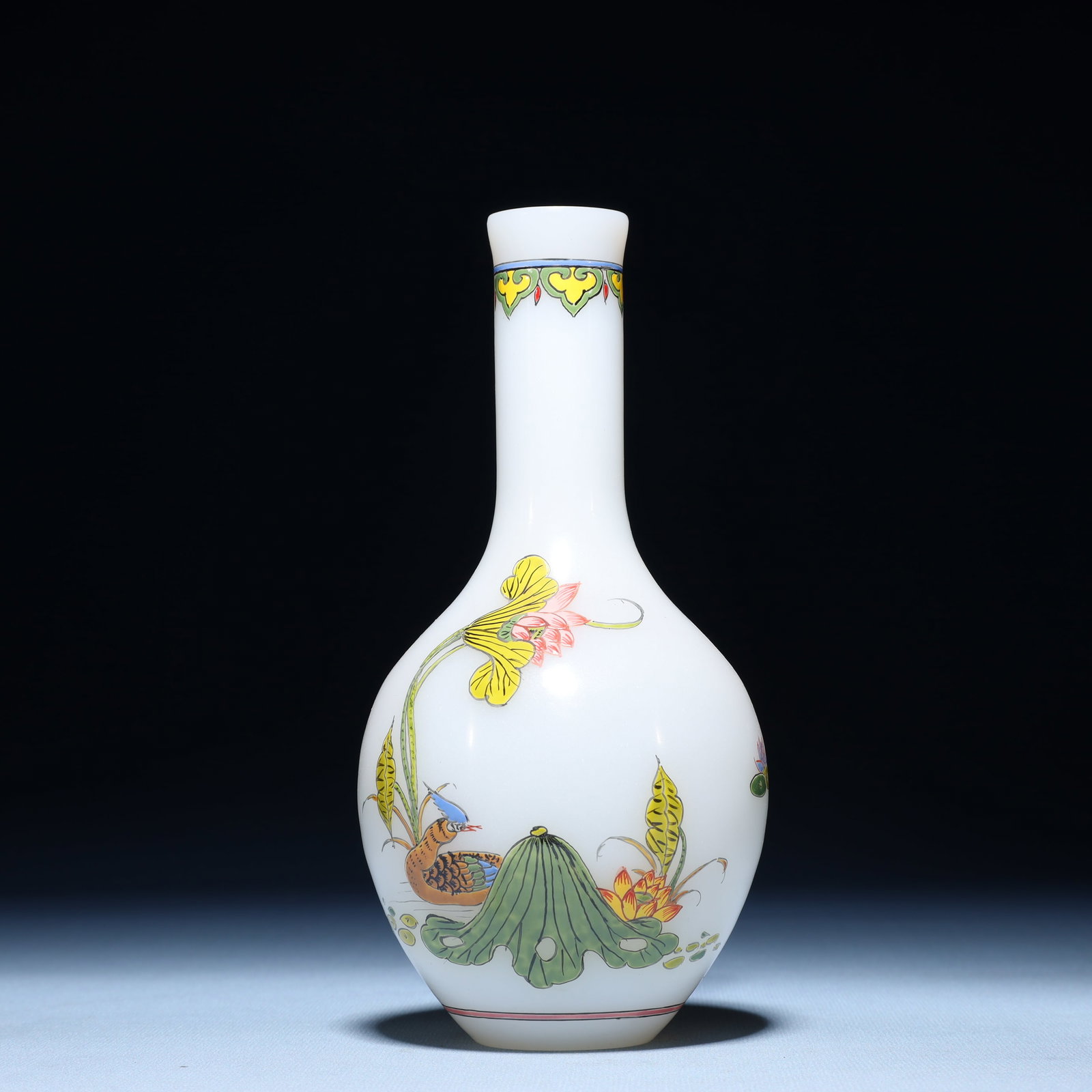 An Exquisite Glass Flower and Mandarin Duck Pattern Vase (1 of 9)