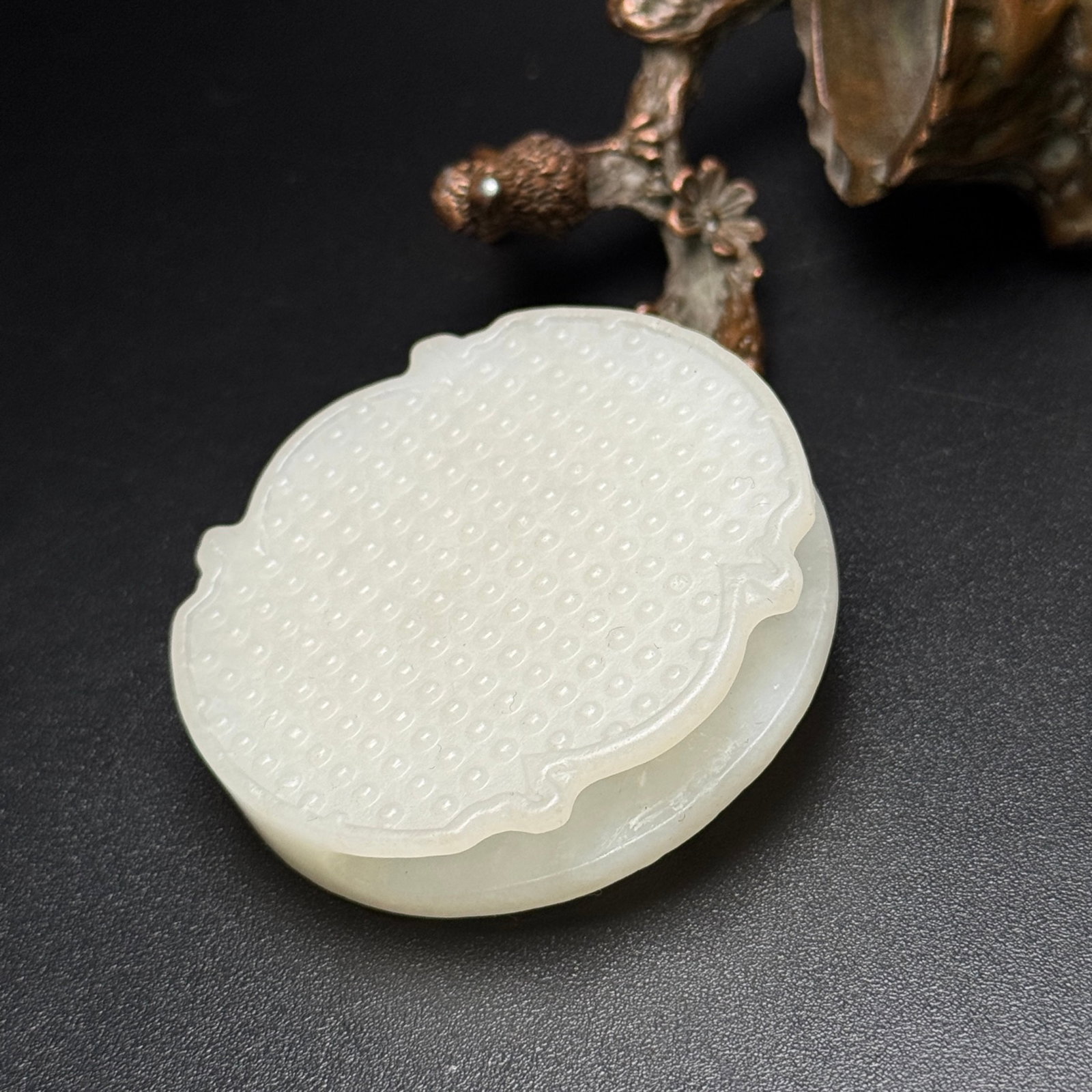 An Exquisite White Jade Dragon Pattern Buckle - 4