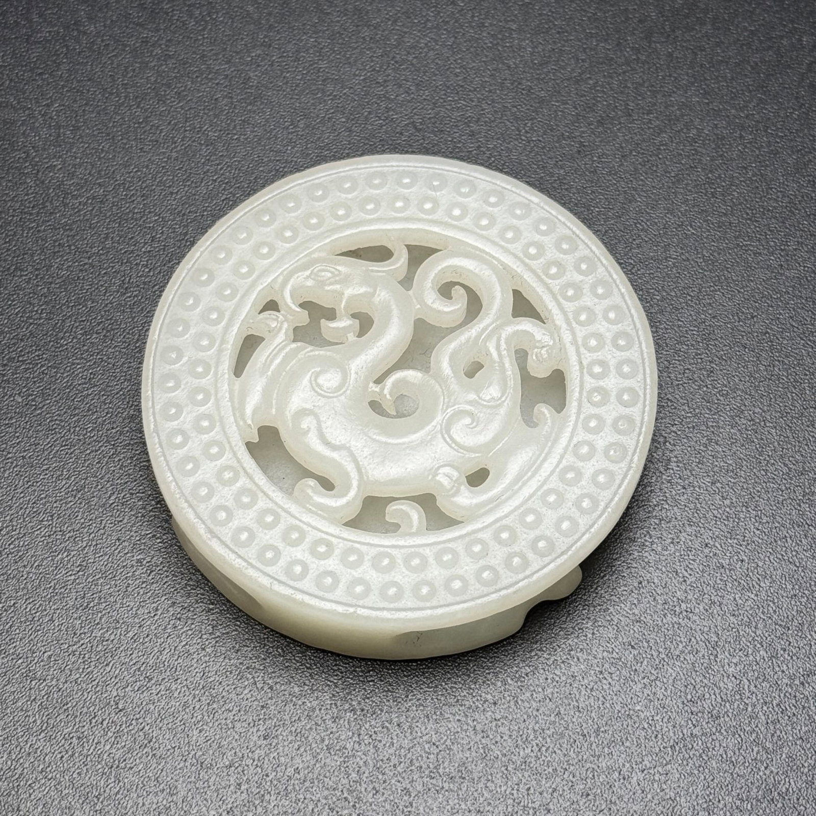 An Exquisite White Jade Dragon Pattern Buckle - 7