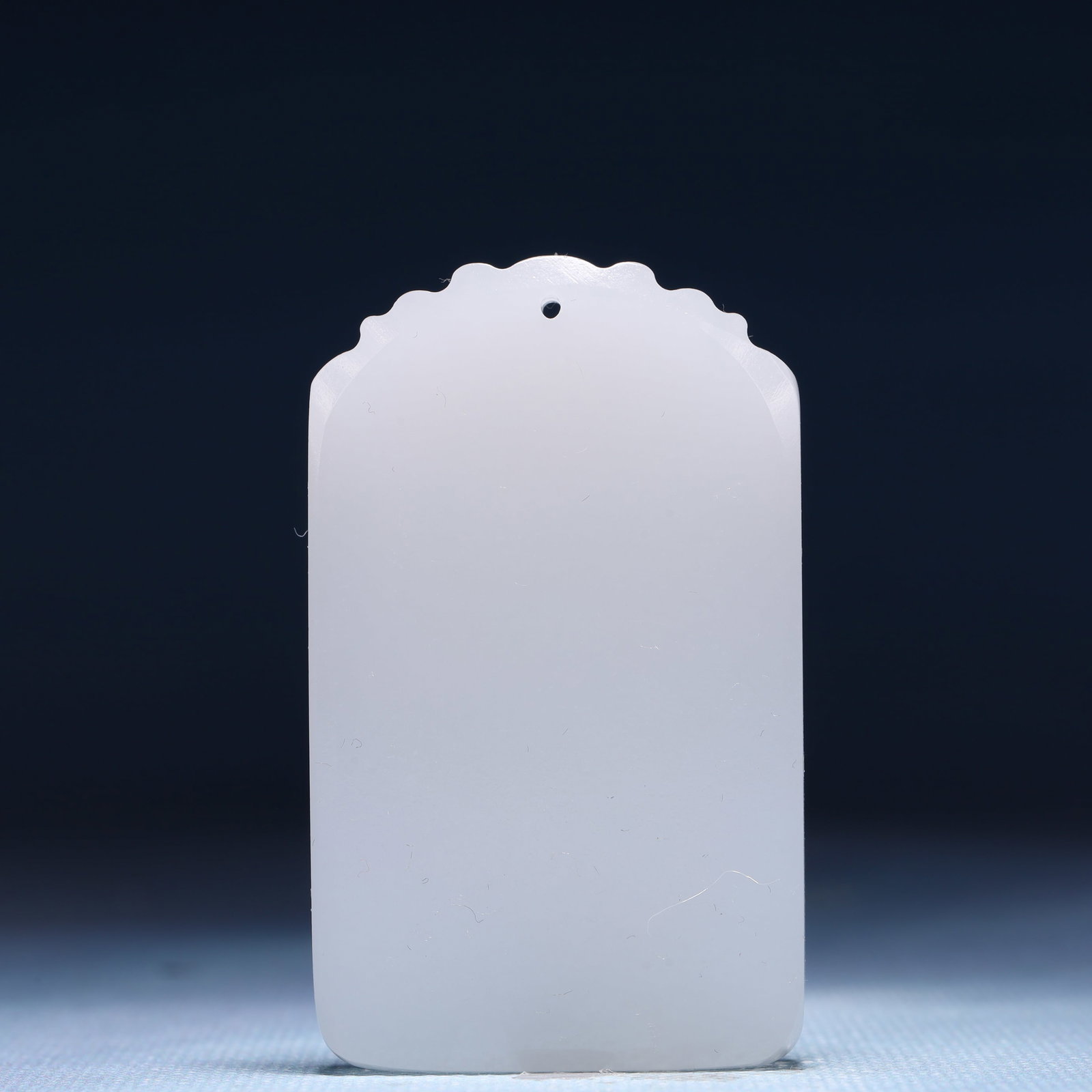 An Exquisite White Jade Flower Pattern Pendant - 4