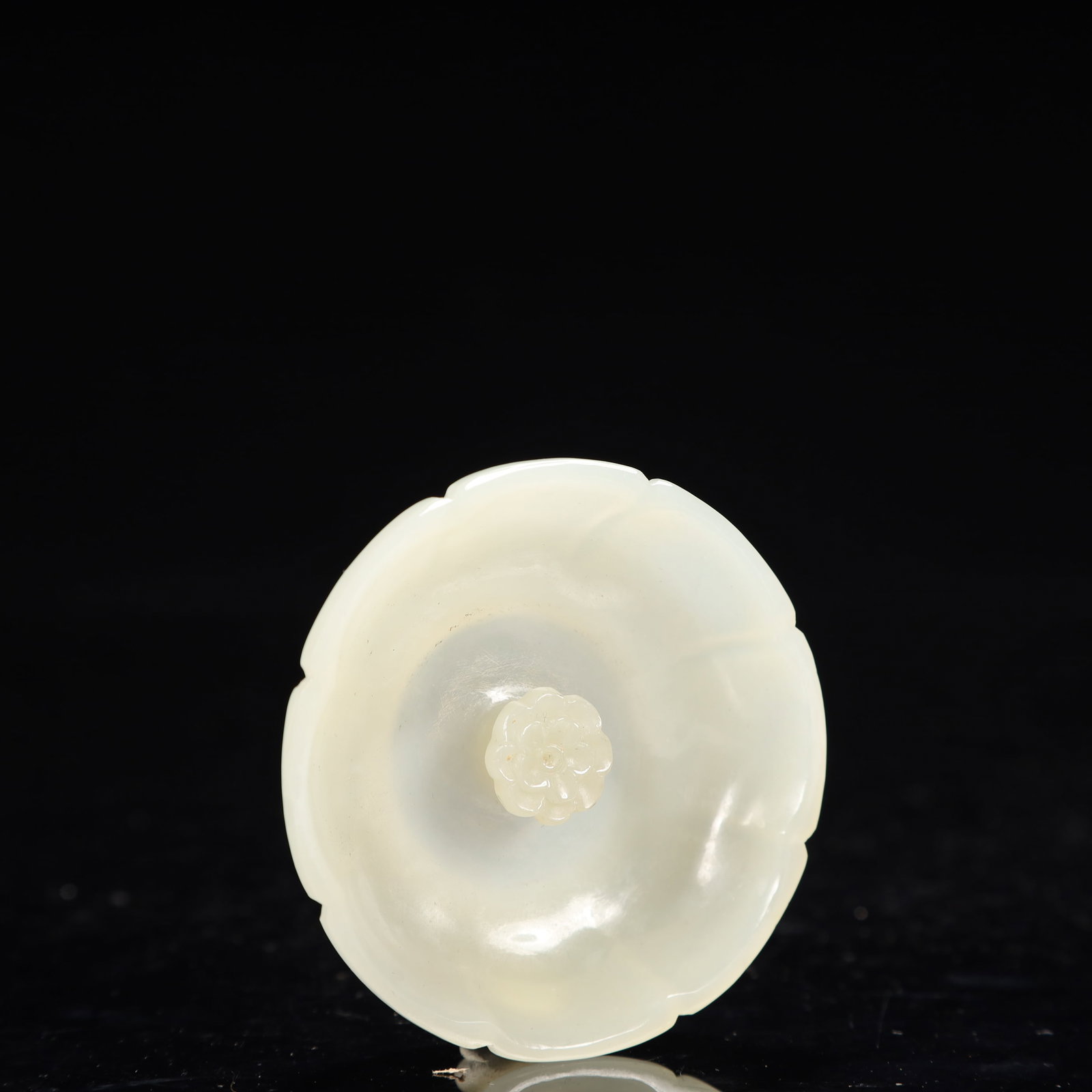 An Exquisite White Jade Candlestick - 3
