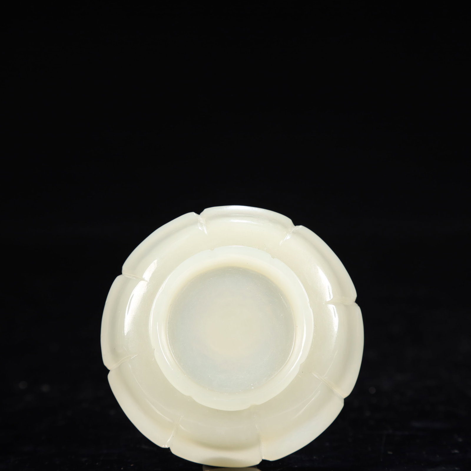 An Exquisite White Jade Candlestick - 4