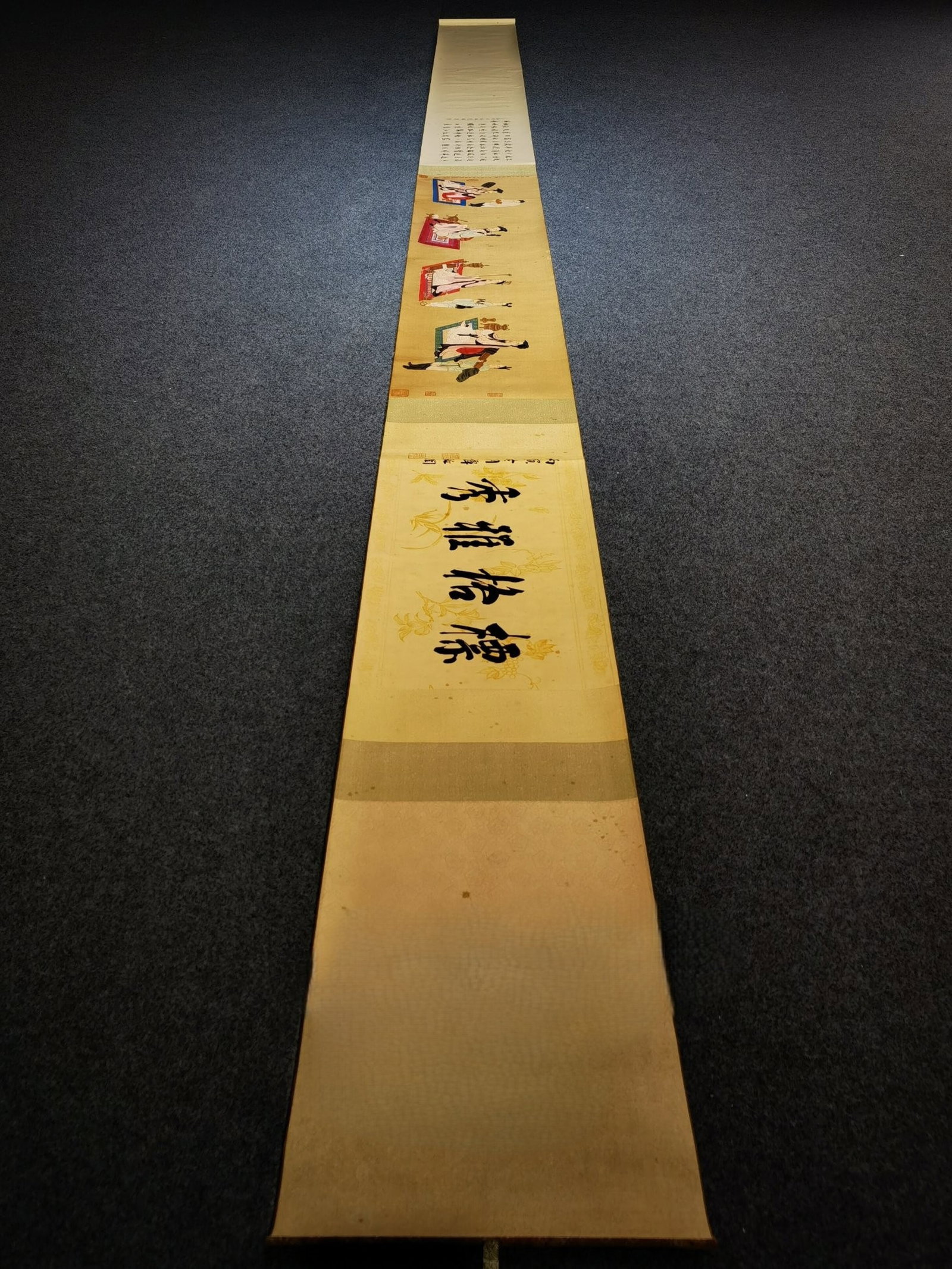 A Chinese Hand Scroll Ink Painting of Character and Story on Silk: A Chinese Hand Scroll Ink Painting of Character and Story on Silk,Leng Bai,Size:(entirety)210.6inx12.6in,(Without frame)120.9inx12.6in