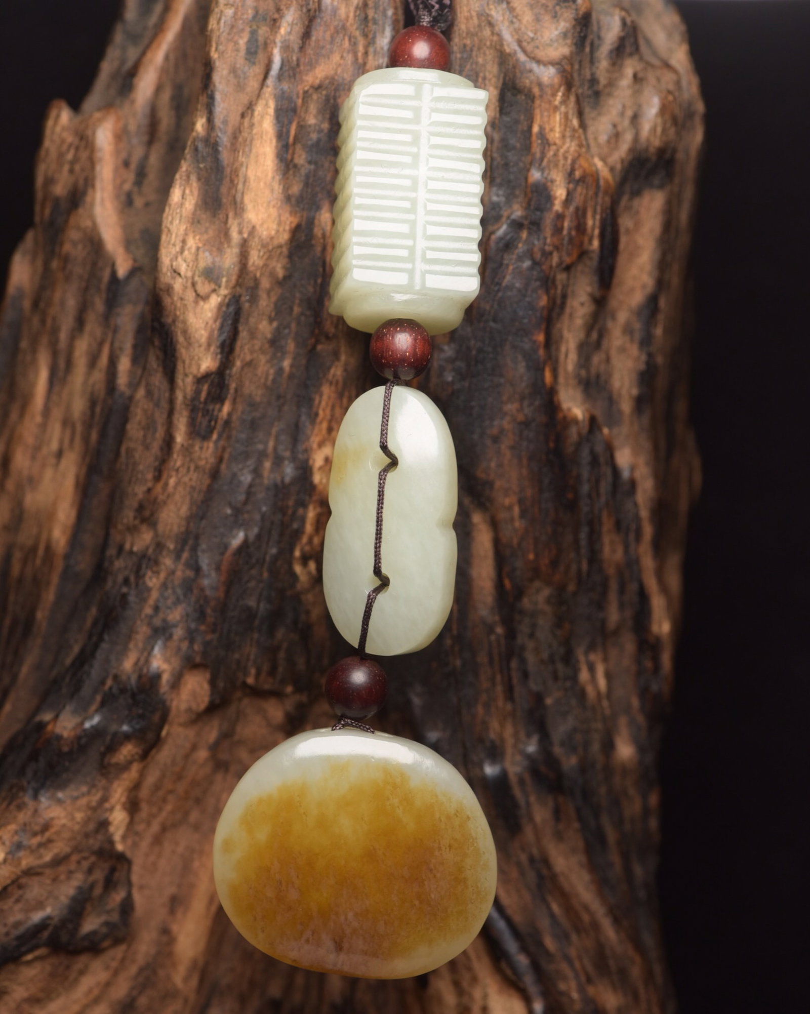 An Exquisite White Jade Turtle Shell Pendant - 2