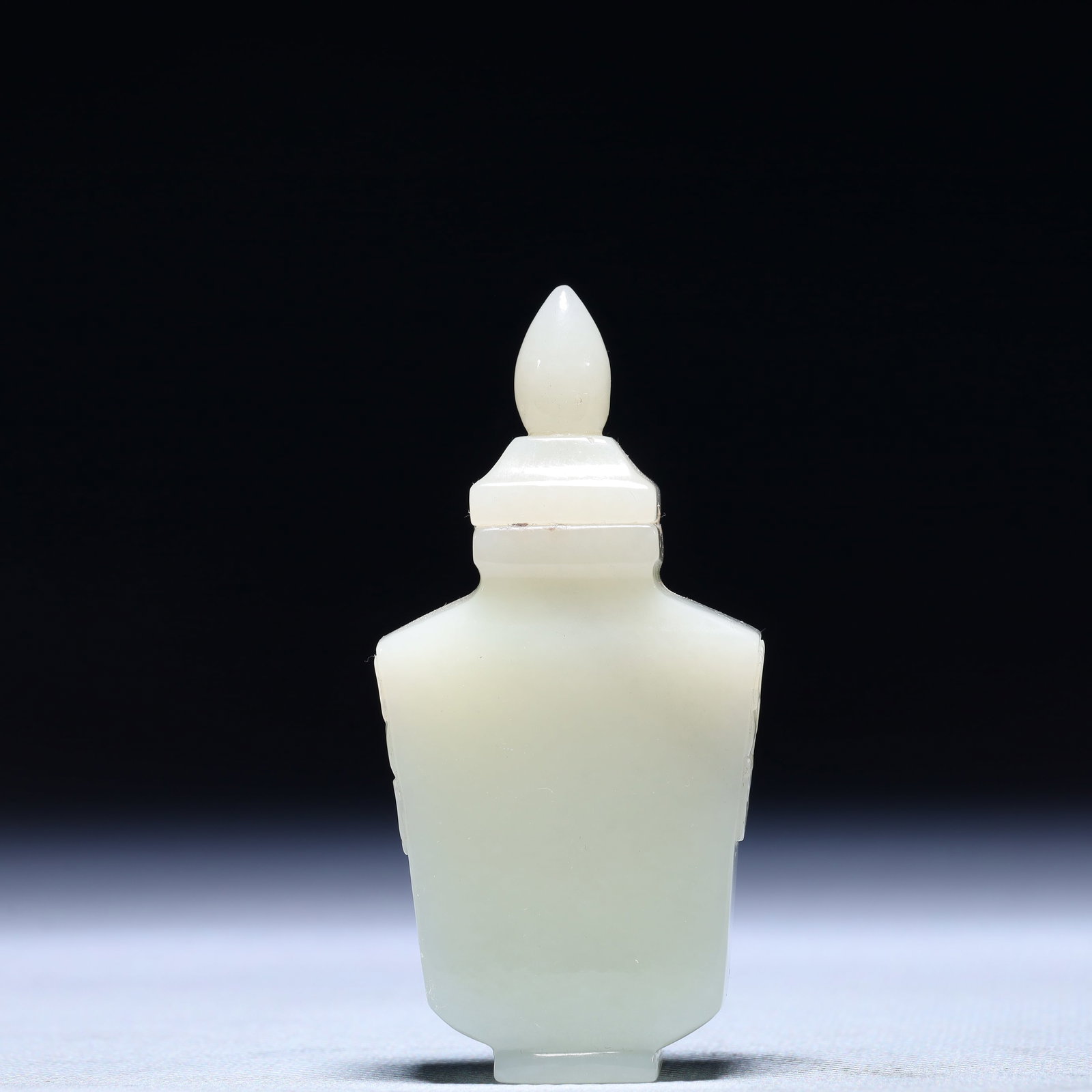 An Exquisite White Jade Beast-Face Pattern Bottle - 5