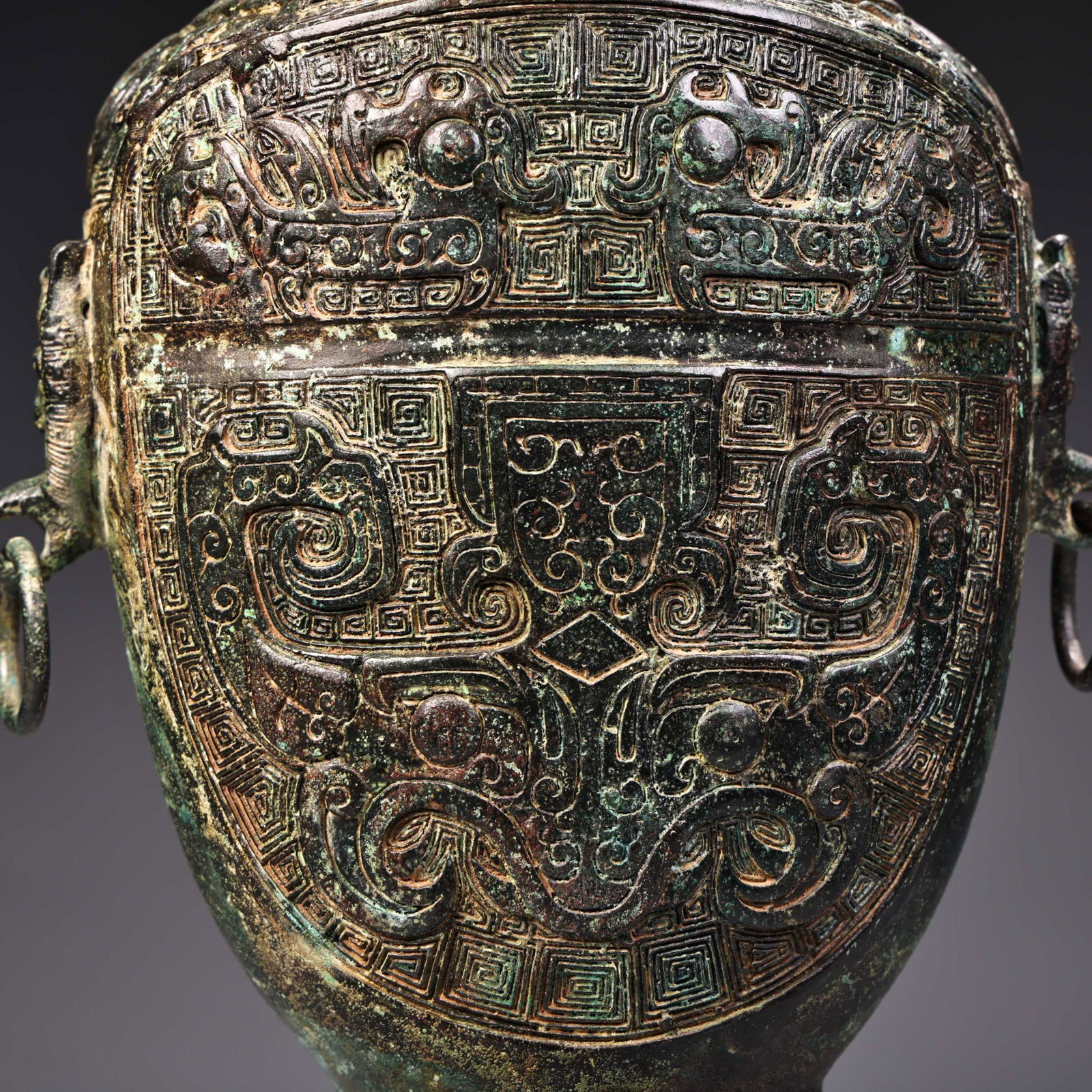 An Exquisite Bronze Beast-Face Pattern Vase - 4