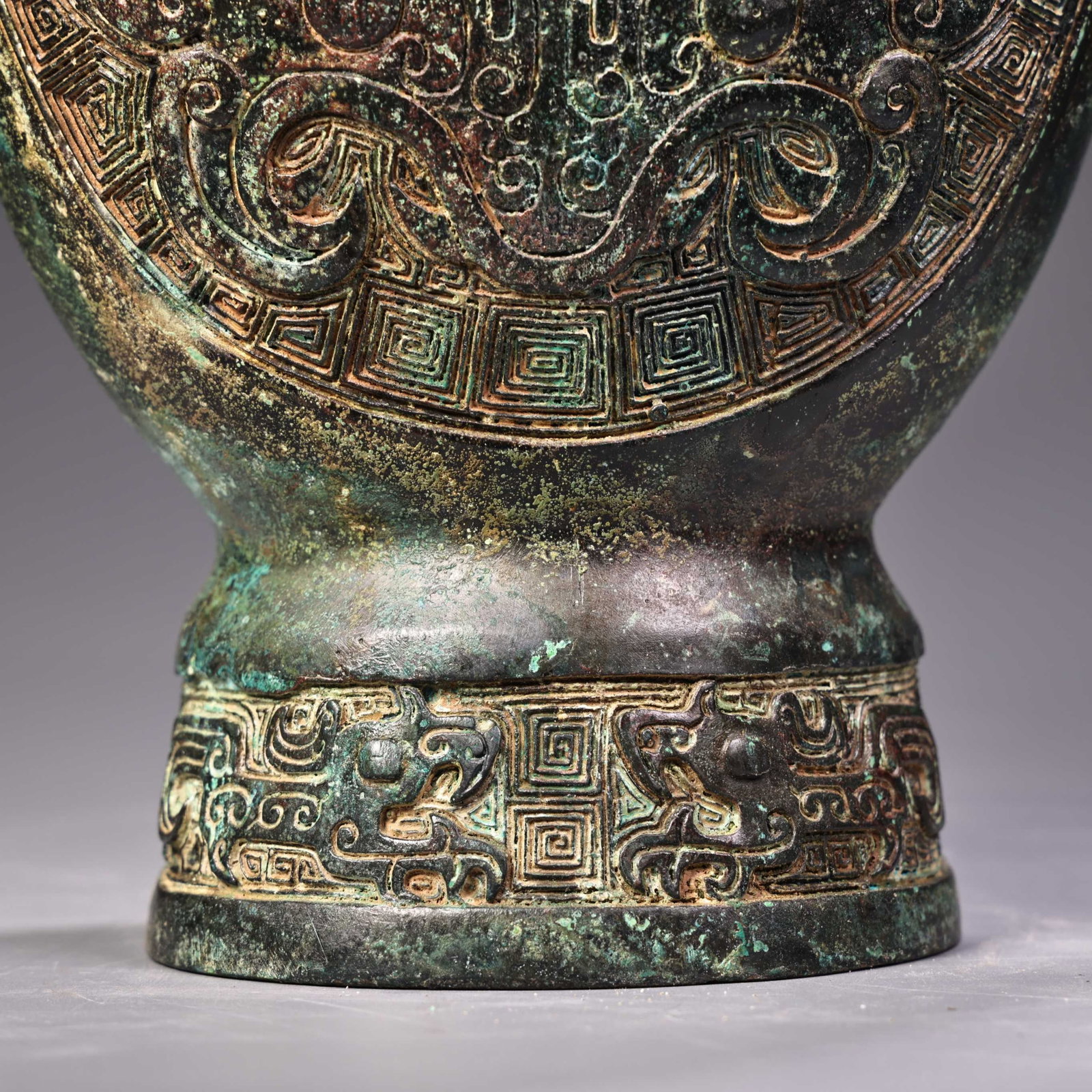 An Exquisite Bronze Beast-Face Pattern Vase - 7