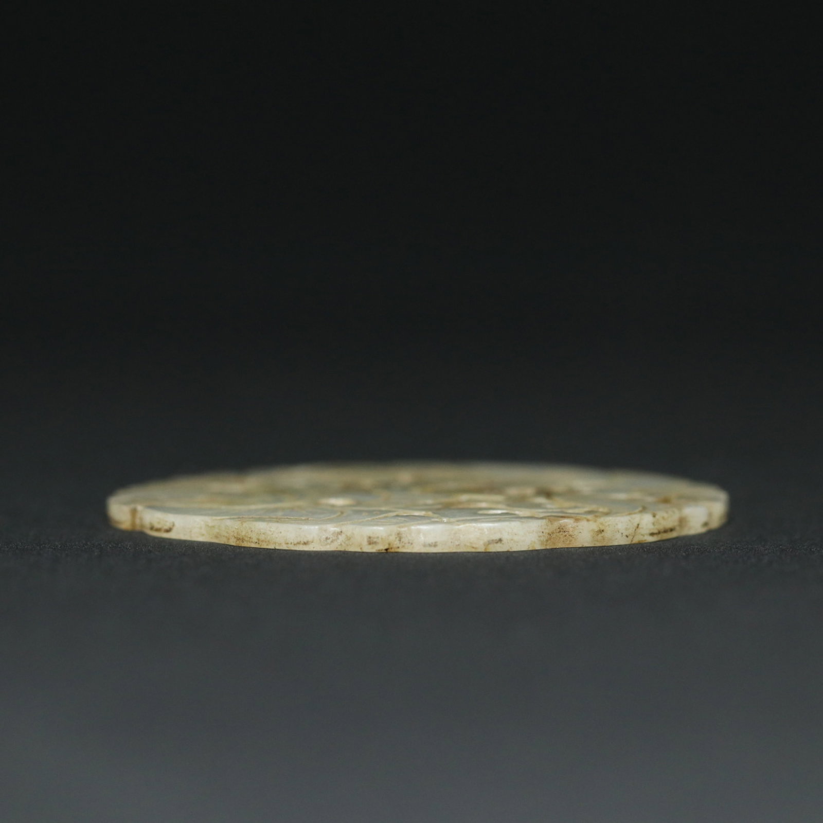 An Exquisite Jadeite Figure Pattern Pendant - 3
