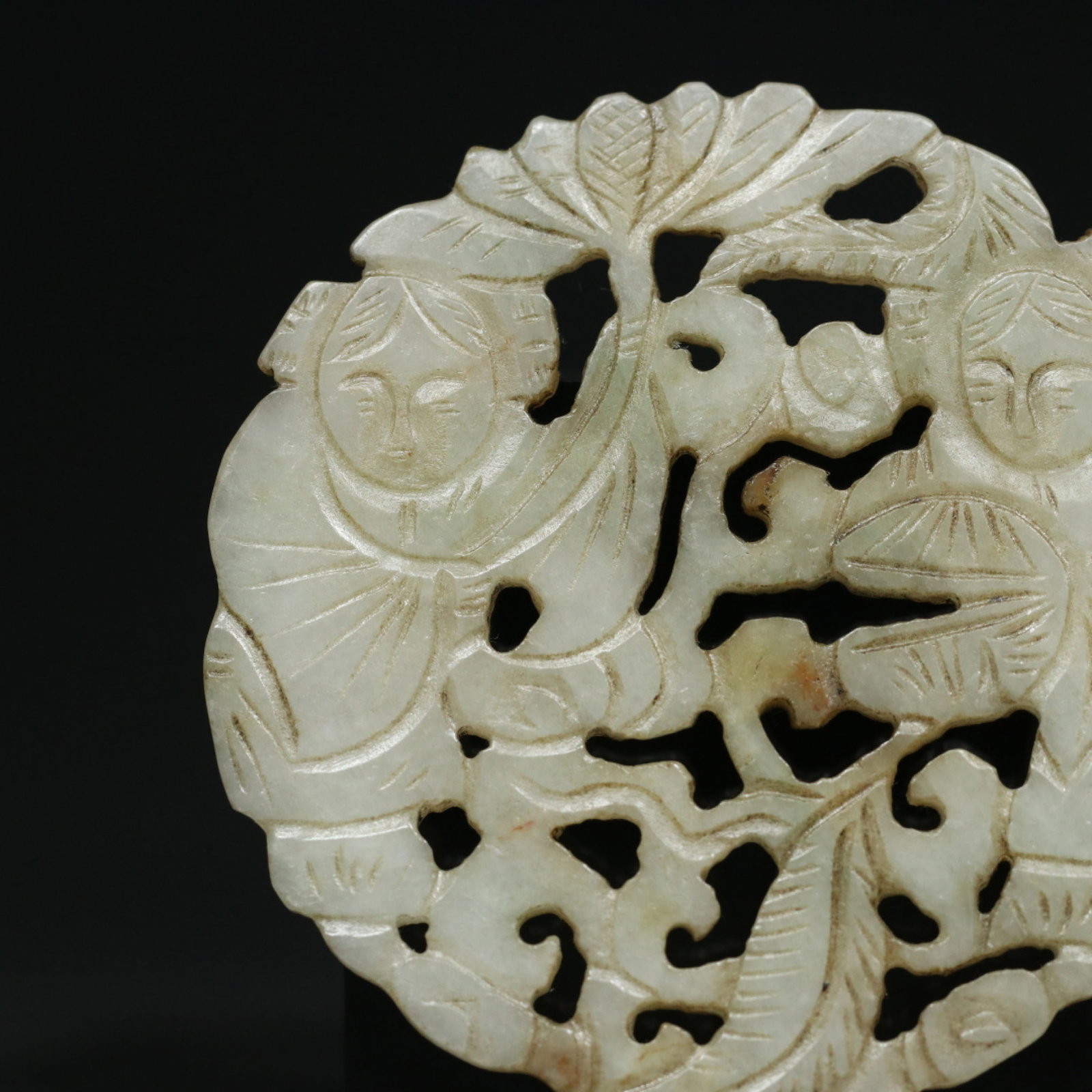 An Exquisite Jadeite Figure Pattern Pendant - 4