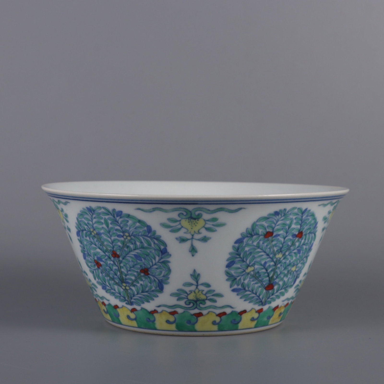 An Exquisite Doucai Flower Pattern Cup - 2