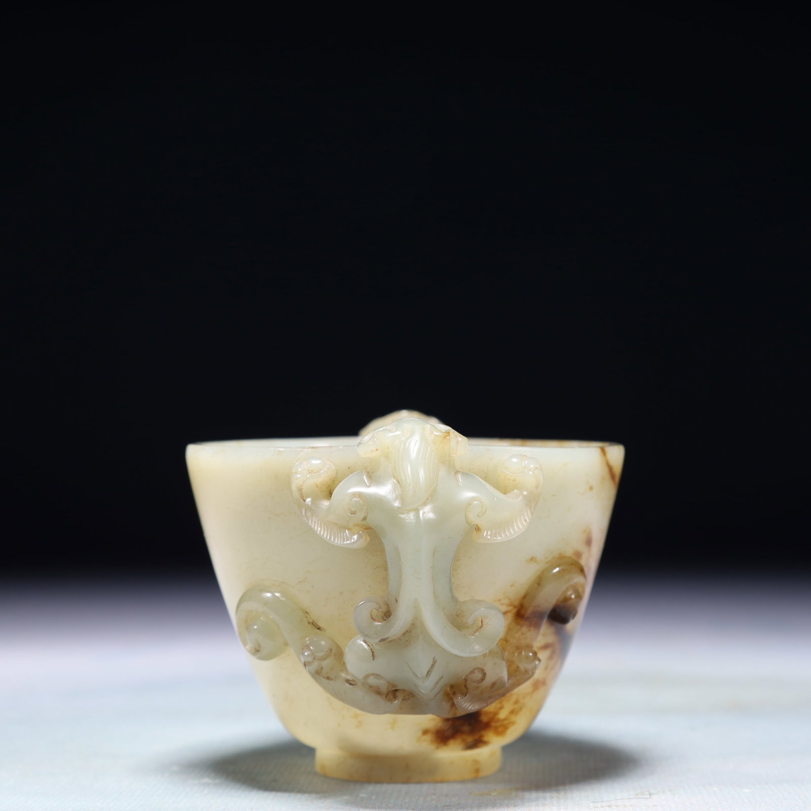 An Exquisite White Jade Chi-Dragon Pattern Cup - 3