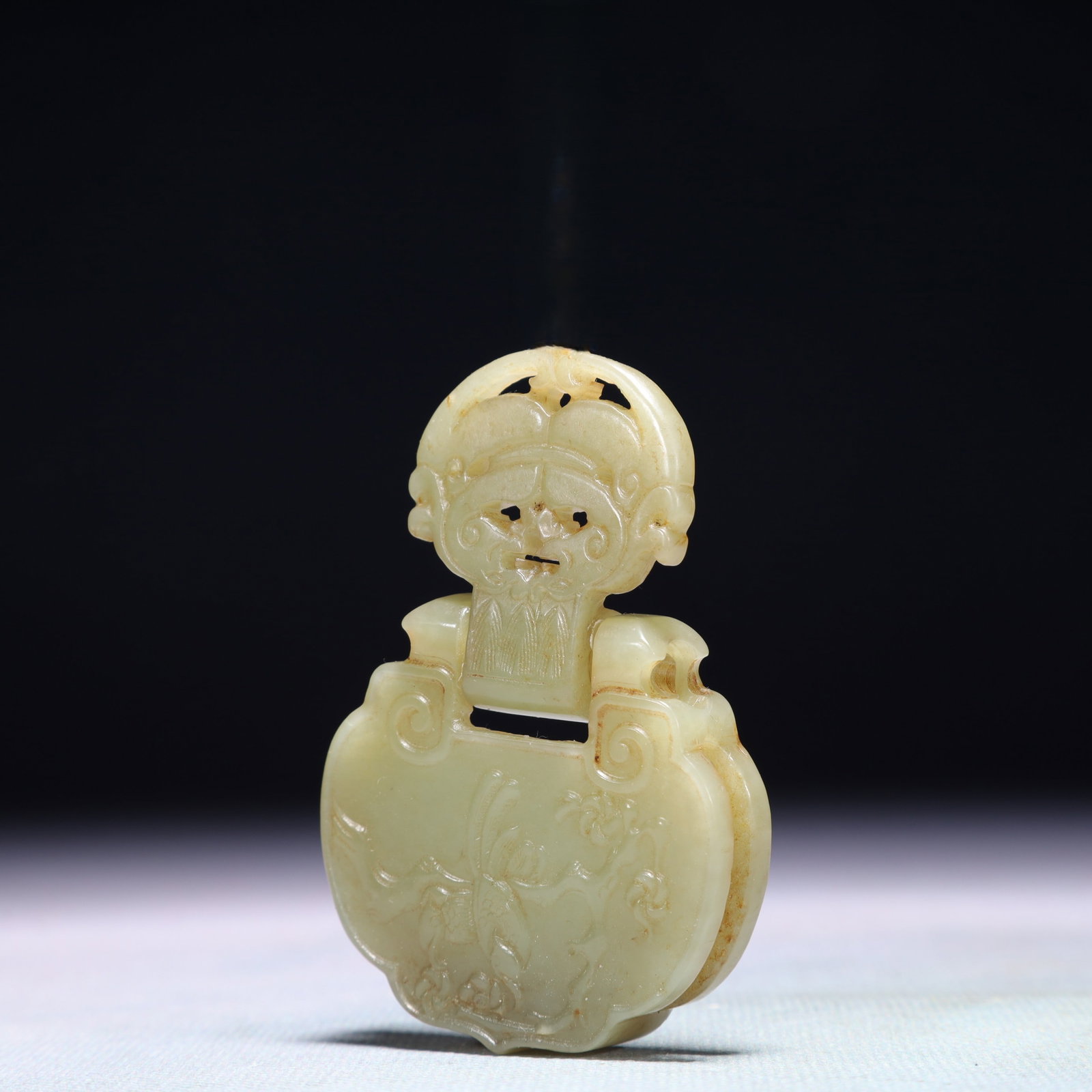 An Exquisite White Jade Flower Pattern Buckle - 2
