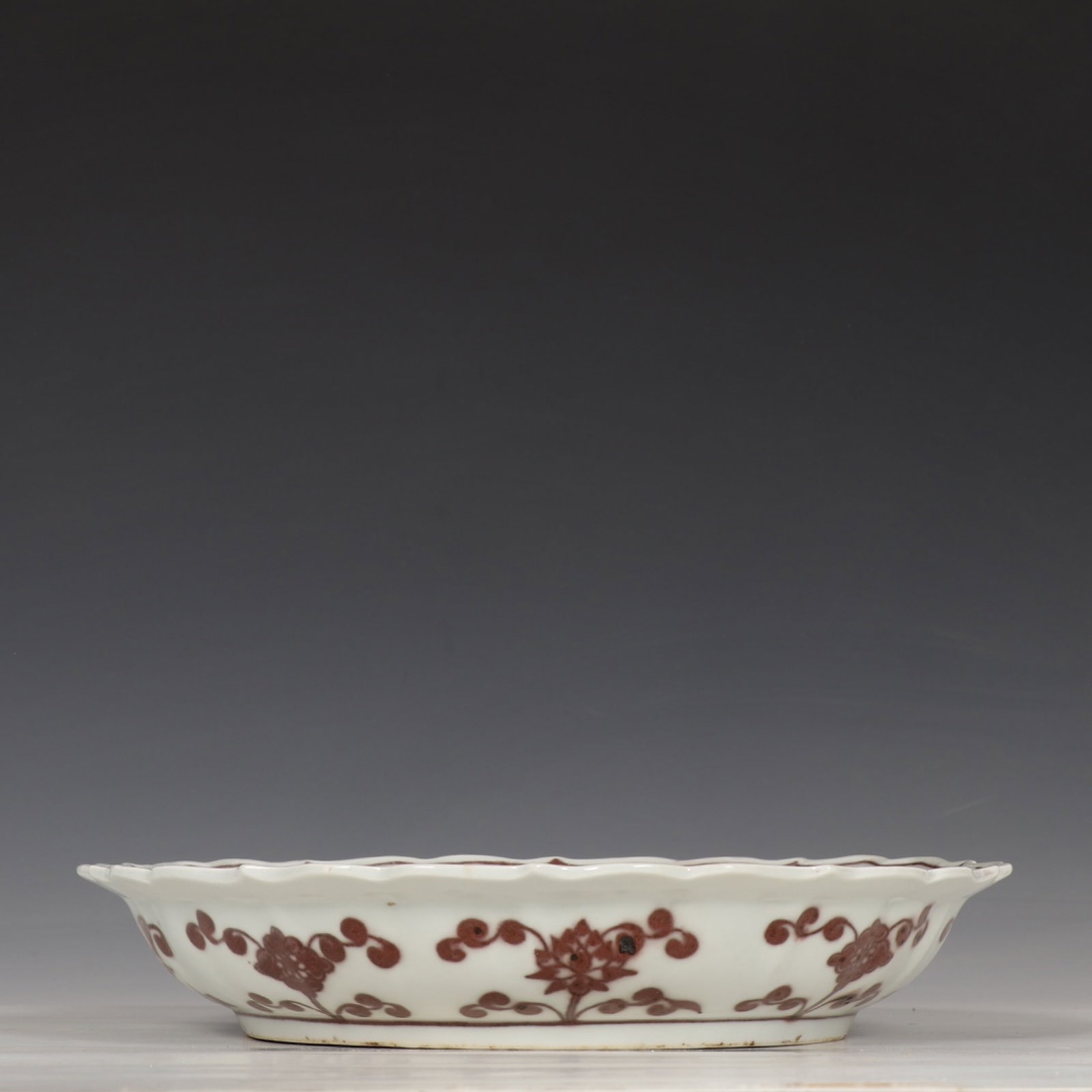 An Exquisite Underglaze-Red Flower Pattern Plate - 2