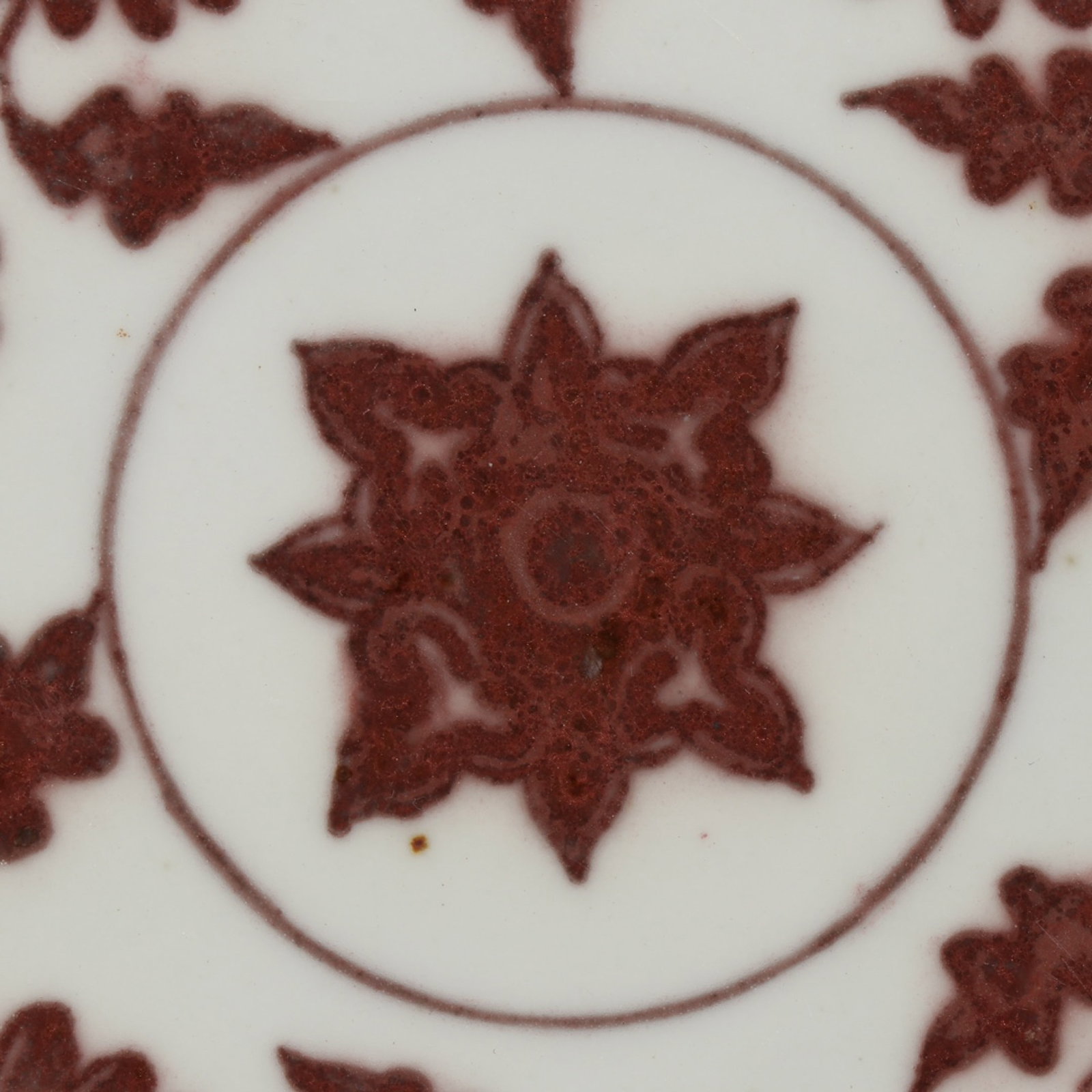 An Exquisite Underglaze-Red Flower Pattern Plate - 6