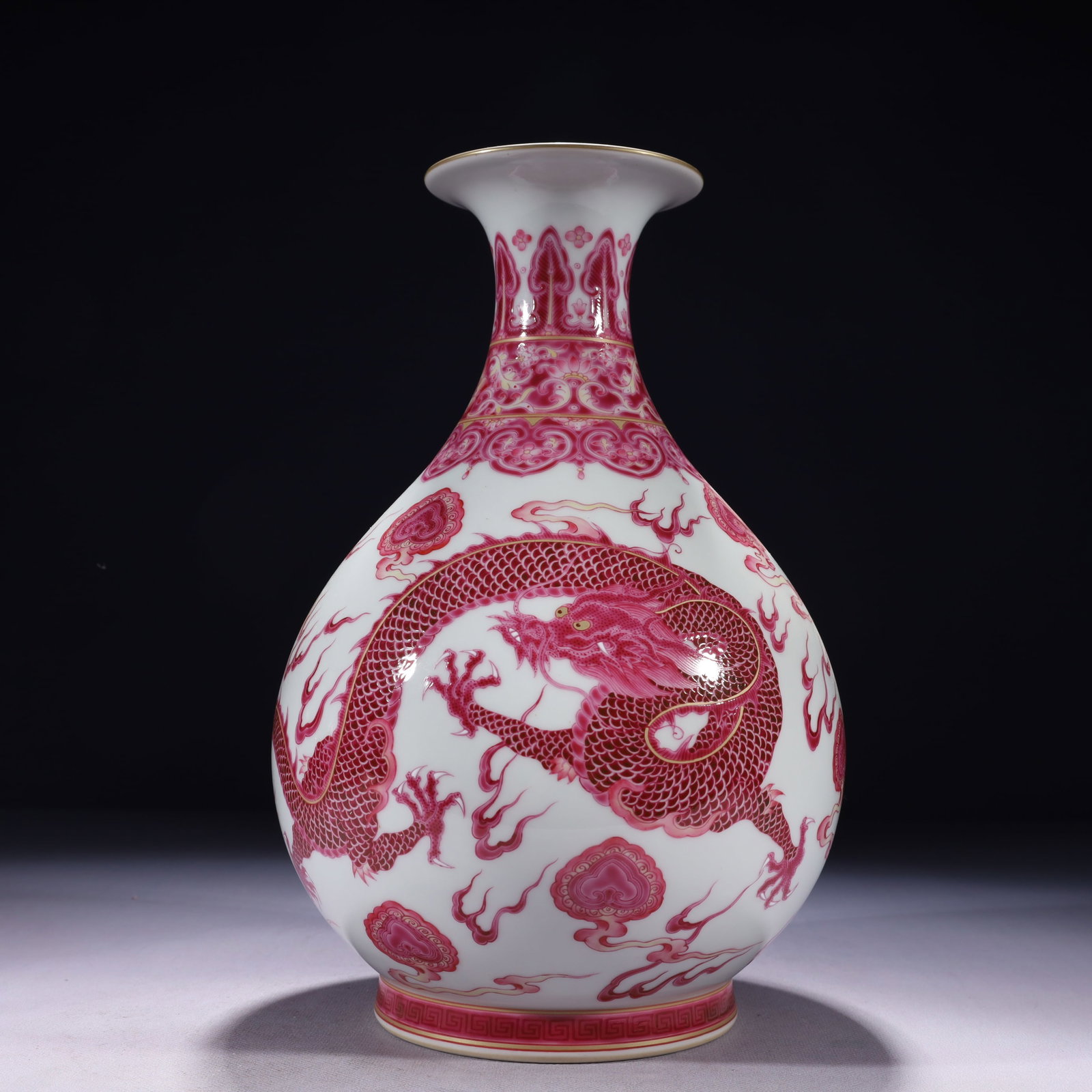 An Exquisite Ruby Red-Glazed Painted Gold Auspicious Cloud and Dragon Pattern Vase - 7