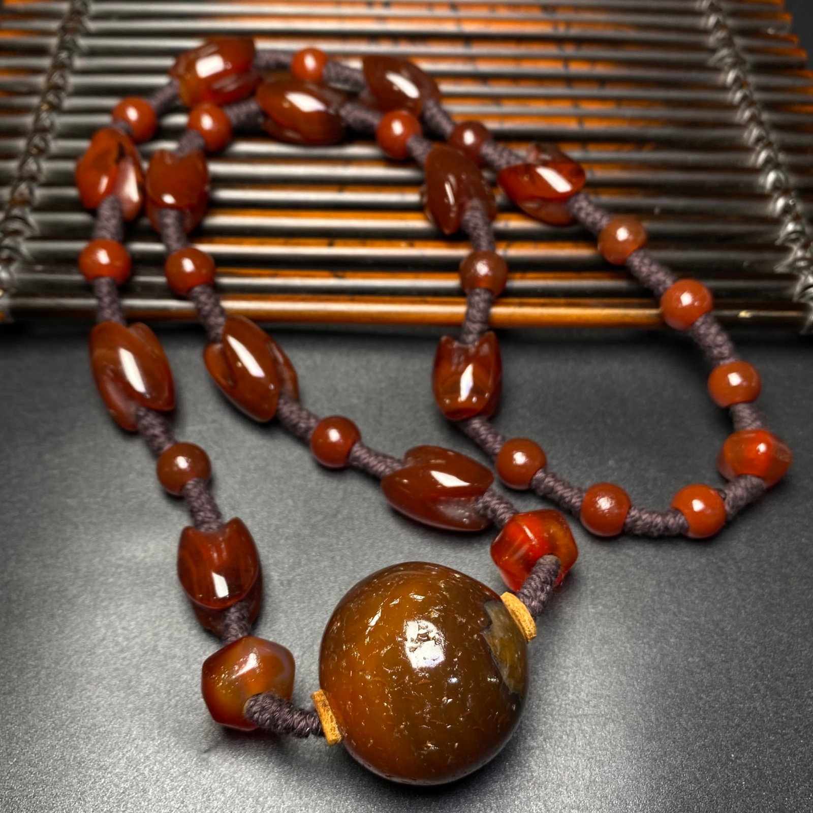 A Precious Agate Necklace - 2