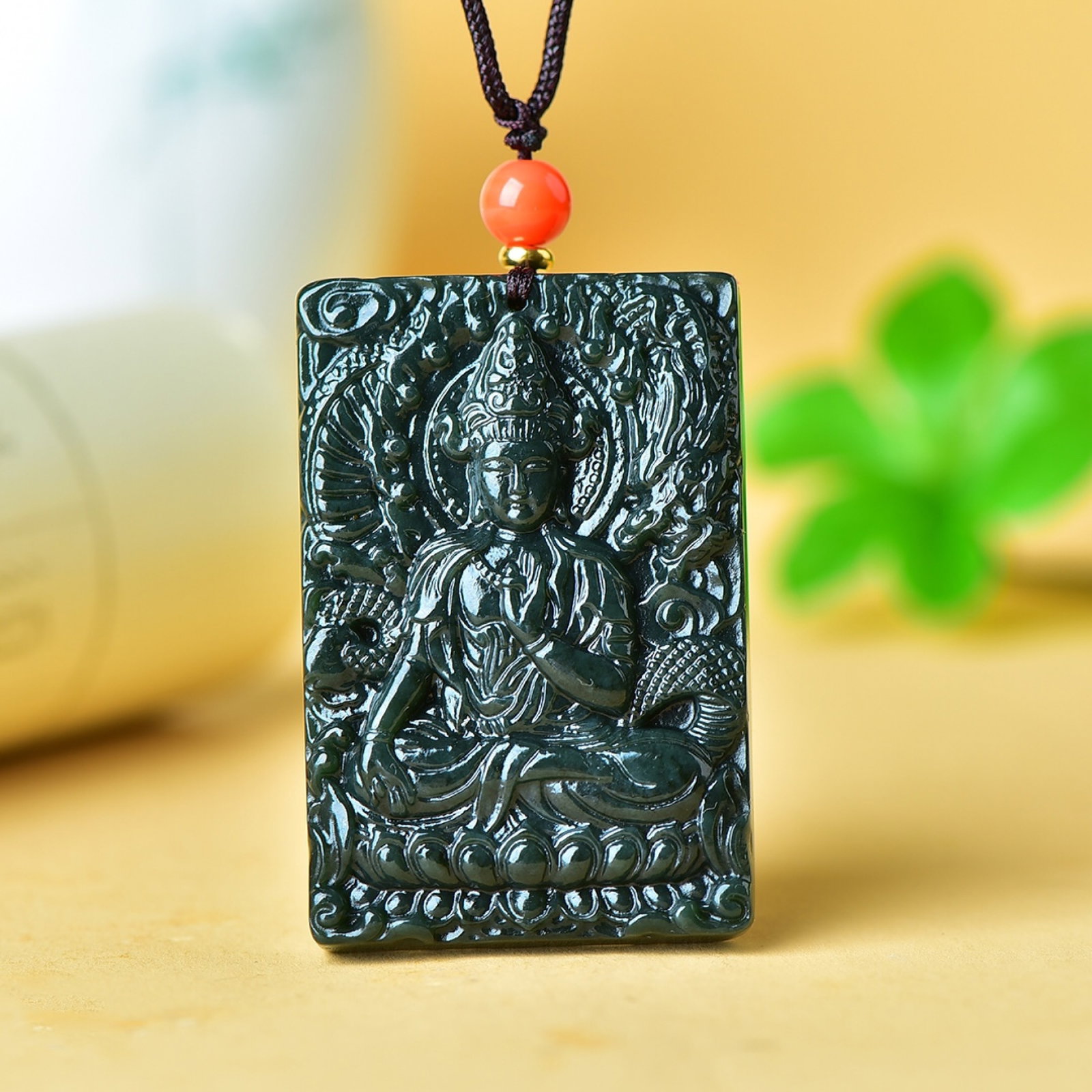 An Exquisite Sapphire Avalokitesvara and Dragon Pattern Pendant: An Exquisite Sapphire Avalokitesvara and Dragon Pattern Pendant,Size:2.3inx1.5in 寓意:寓意吉祥 玉脂温润 青玉观音