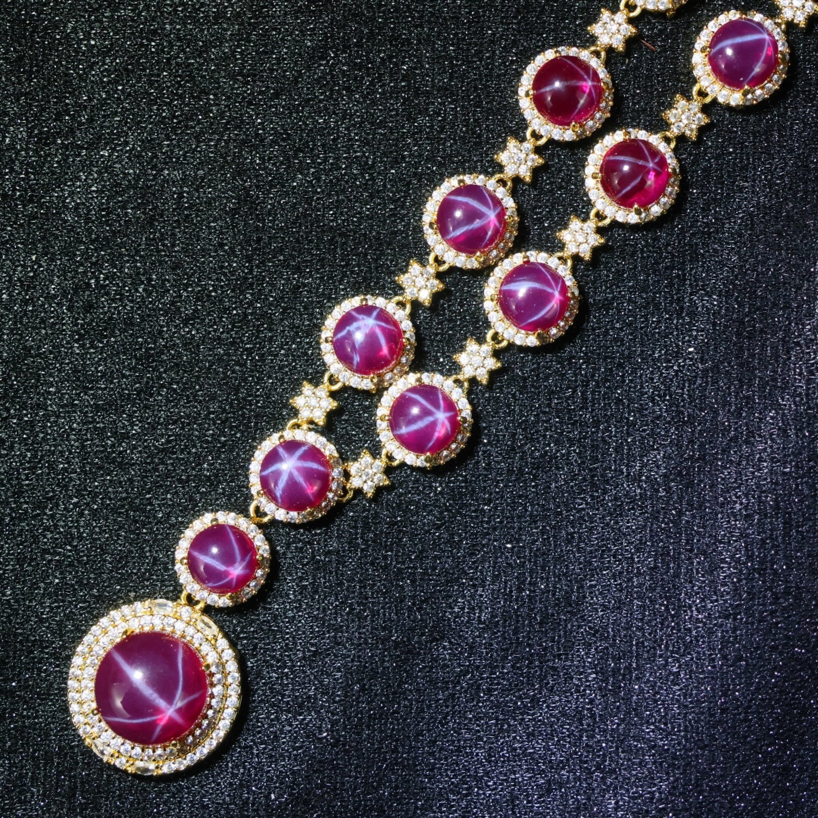 An Exquisite Necklace - 4