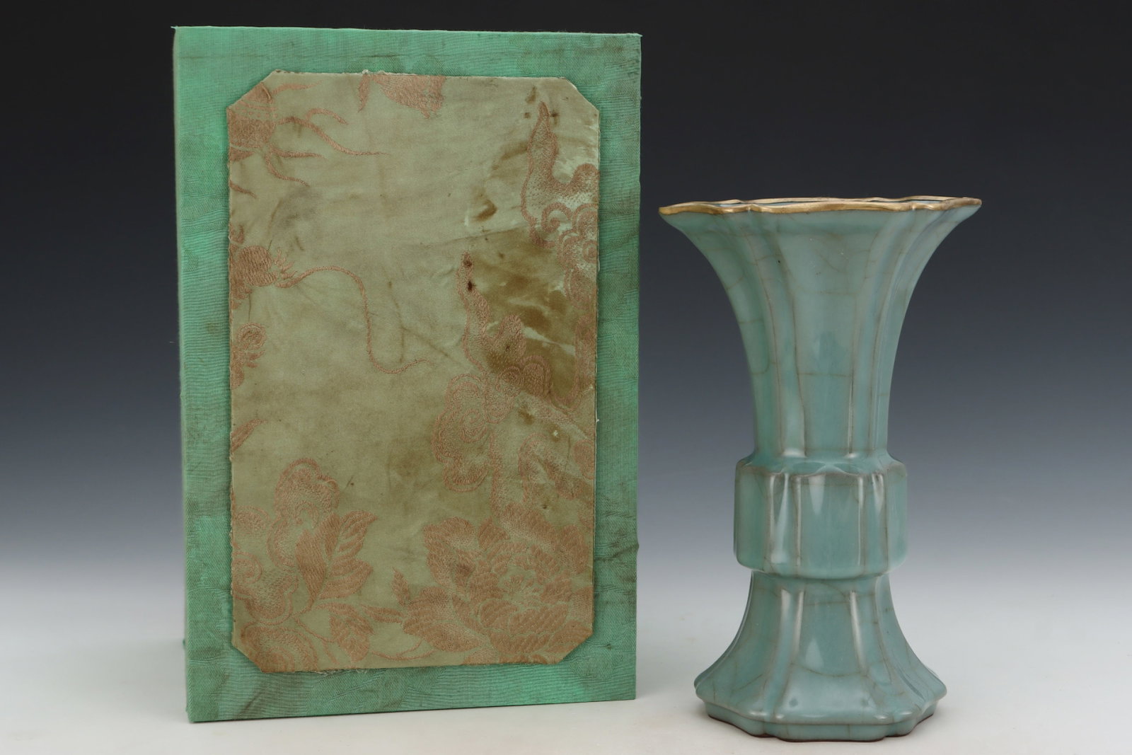 An Exquisite Guan yao Celadon Glazed Painted Gold Vase,with an Imperial Poem by Emperor Qianlong: An Exquisite Guan yao Celadon Glazed Painted Gold Vase,with an Imperial Poem by Emperor Qianlong,Song Dynasty,China,Size:9.1inx5.5in