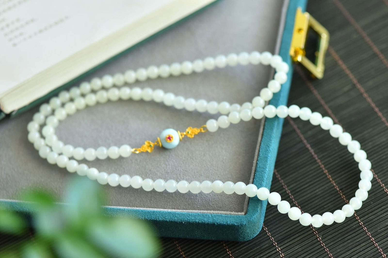 An Exquisite White Jade Bracelets - 3