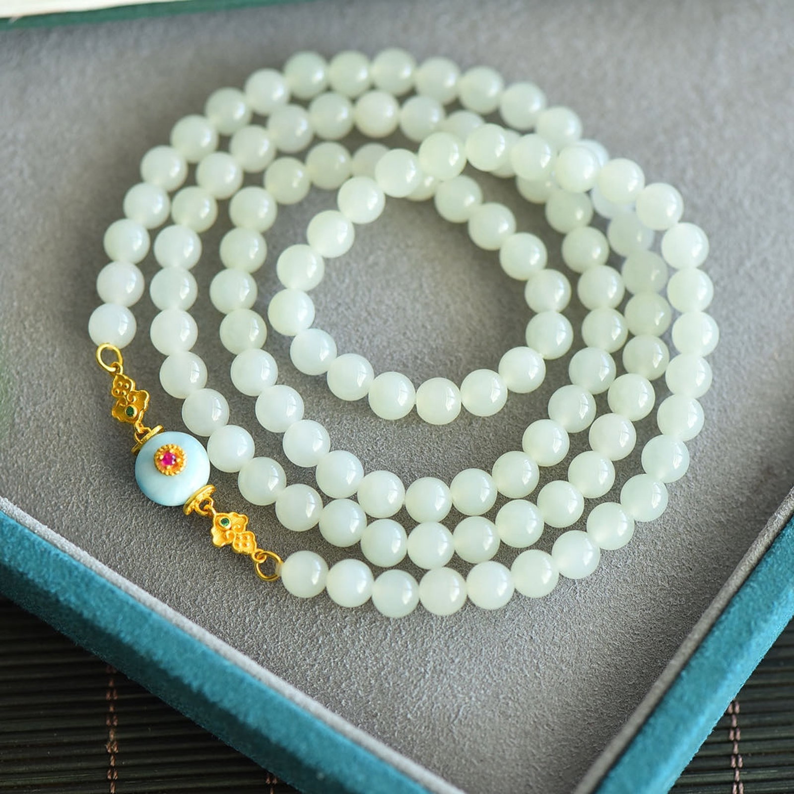An Exquisite White Jade Bracelets - 5