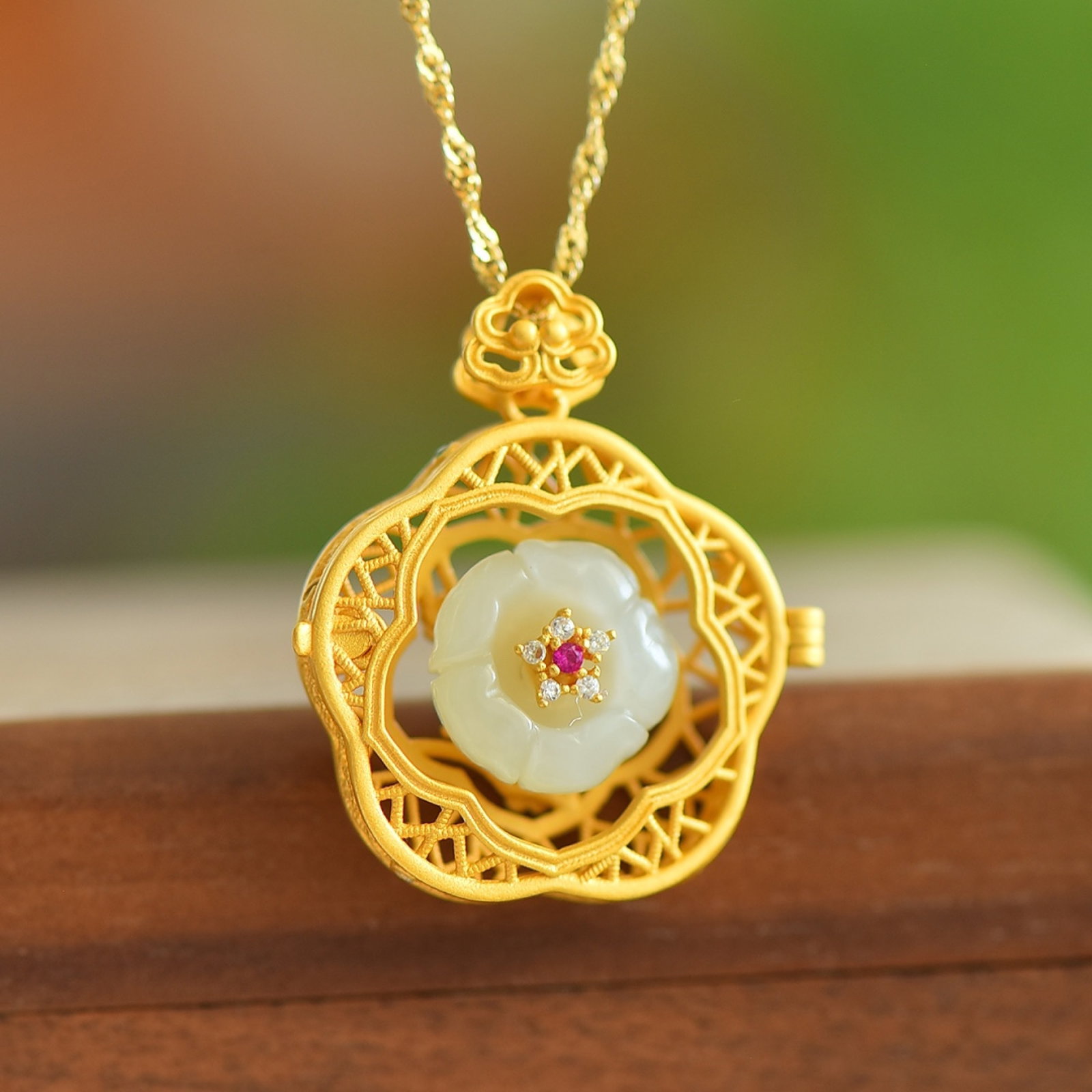 An Exquisite Sterling Silver-Gold Plated Inlaid White Jade Pendant,Inlaid Diamond