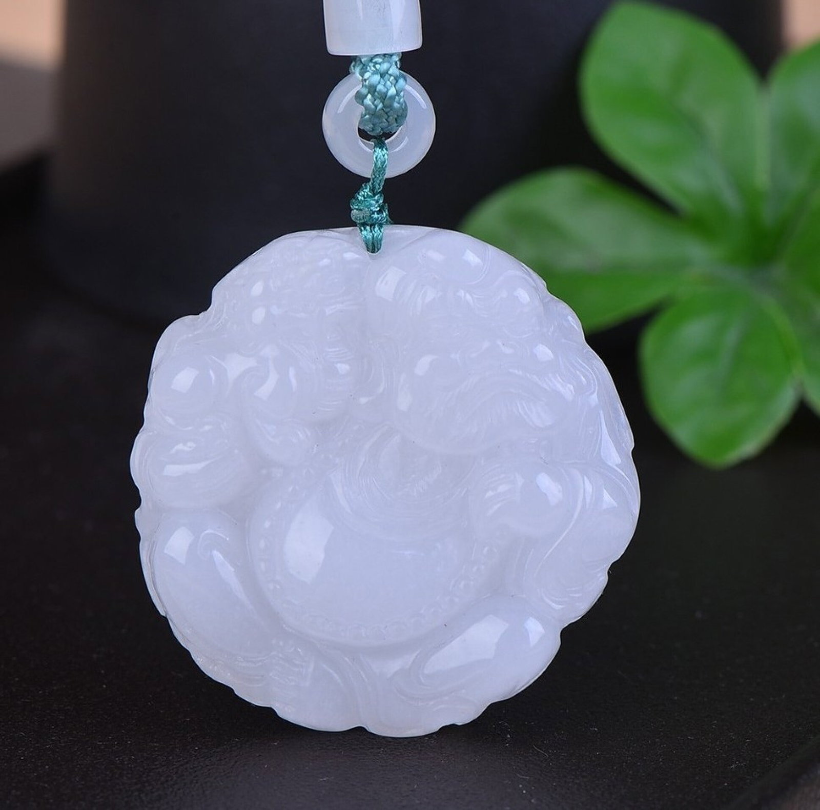 An Exquisite White Jade Figure Pattern Pendant: An Exquisite White Jade Figure Pattern Pendant,Size:43mmx43mm 白玉人物纹挂件
