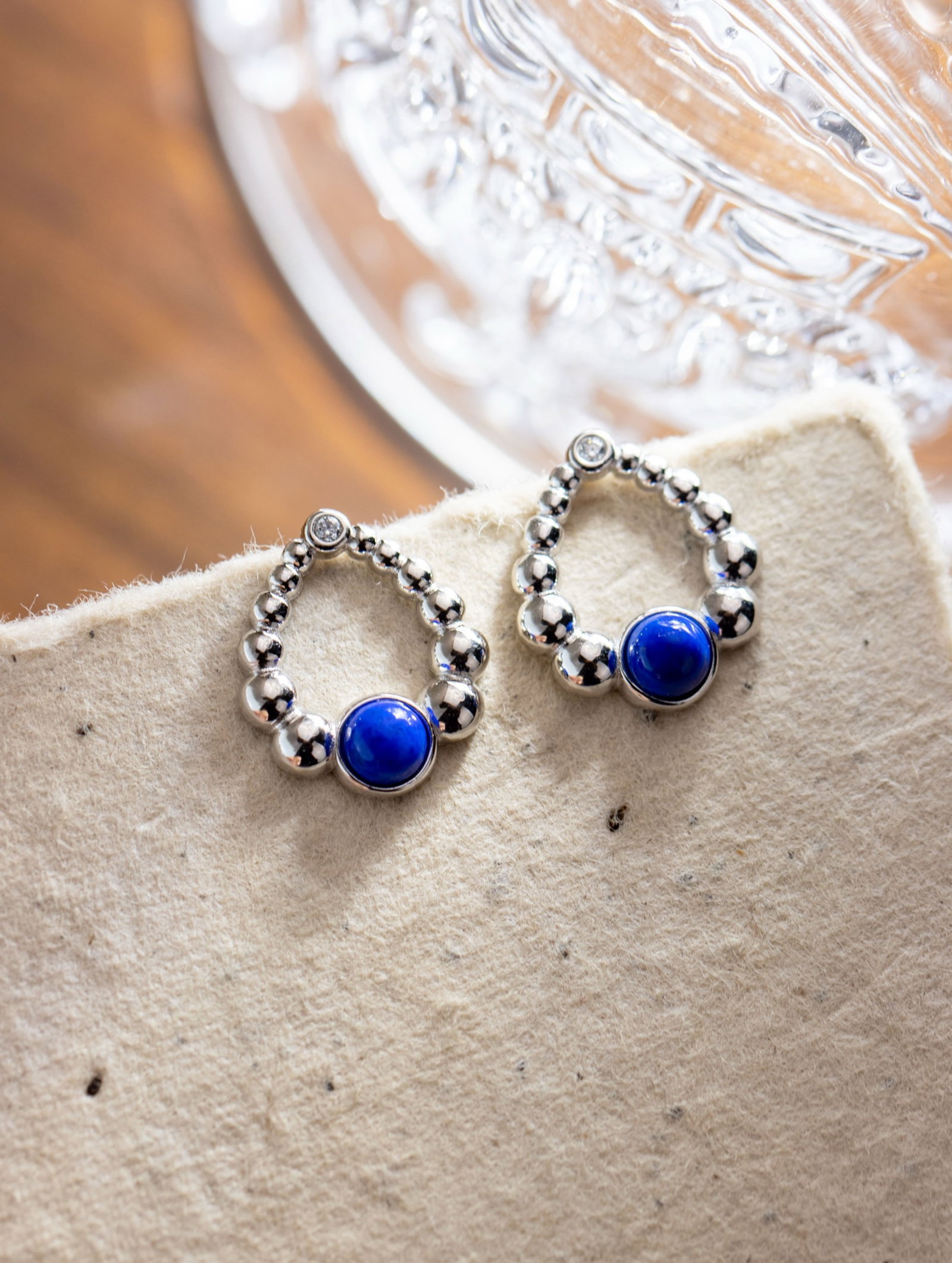 A Pair of Exquisite Sterling Silver Inlaid Lapis Lazuli Earrings: A Pair of Exquisite Sterling Silver Inlaid Lapis Lazuli Earrings 一对纯银镶青金石耳环