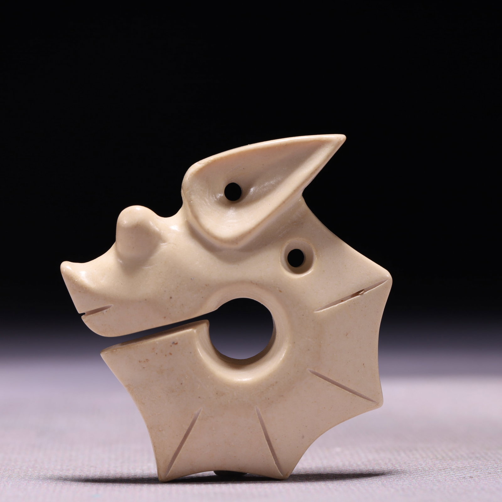 An Archaic Hongshan Culture White chicken bones Dragon Pendant