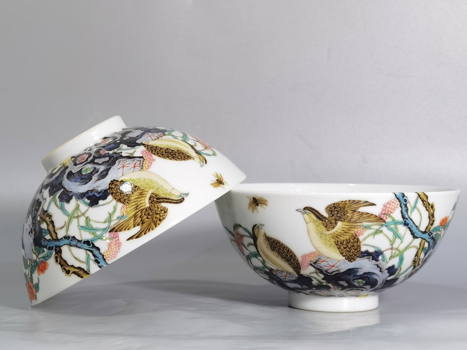 A Pair of Exquisite Famille-Rose Flower and Bird Pattern Bowls
