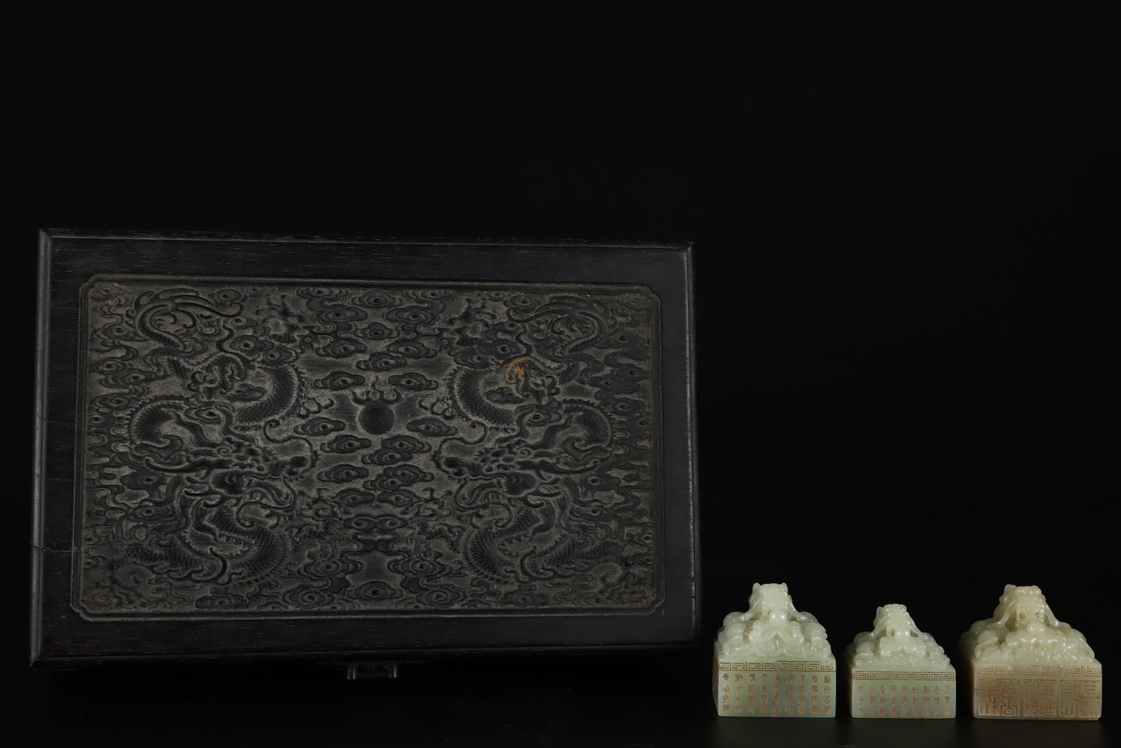 A Set of Fine White Jade Dragon Seals,with poem: A Set of Fine White Jade Dragon Seals,with poem,Qing Dynasty,China,Size:(Box)10.2inx6.7inx4.5in,(Seal)1.8inx2inx2in,1.6inx2inx2in,2inx2inx2in,Weight:1820g