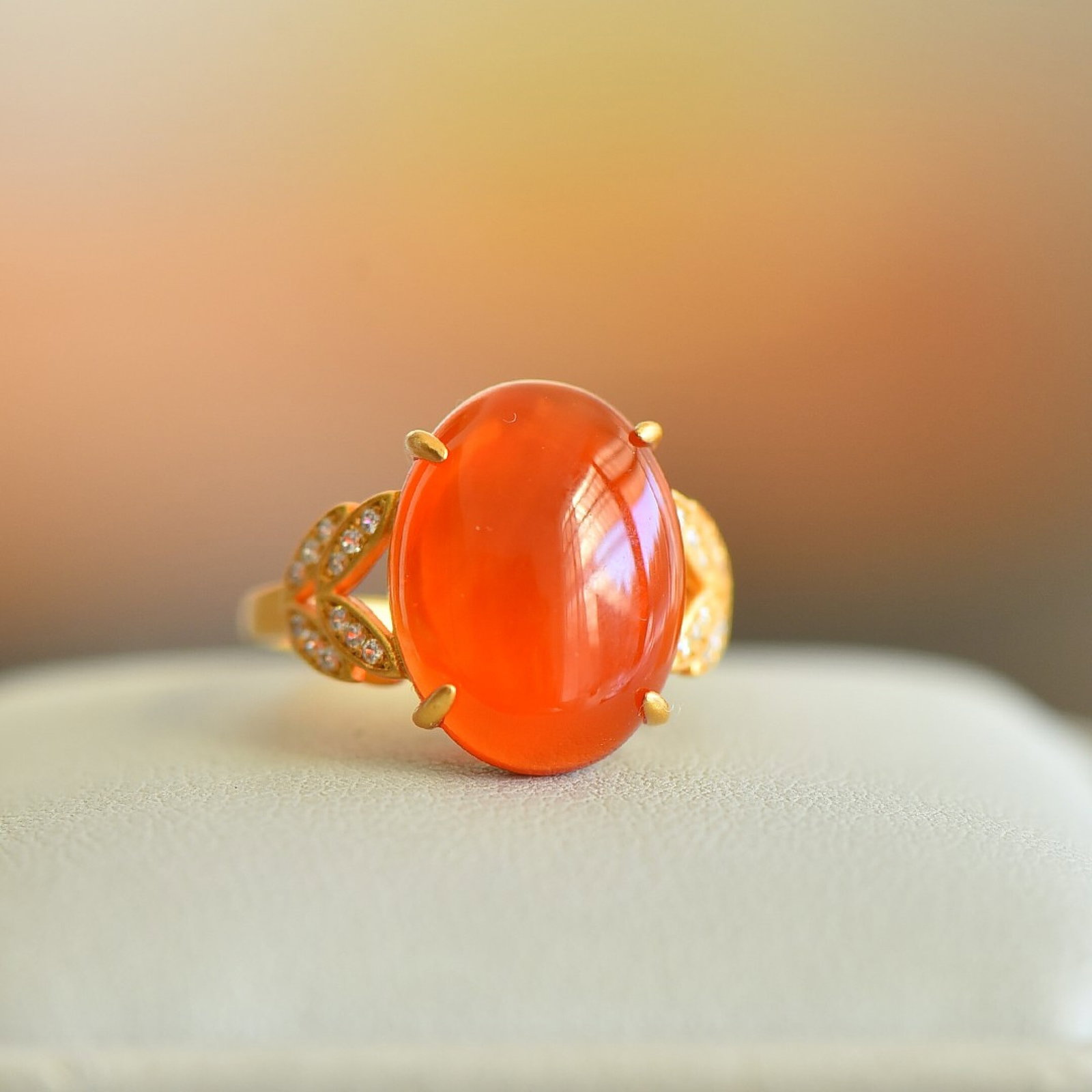 An Exquisite Sterling Silver-Gold Plated Inlaid Red Agate Ring,Inlaid Diamond: An Exquisite Sterling Silver-Gold Plated Inlaid Red Agate Ring,Inlaid Diamond,Size:12mmx16mm 纯银镀金镶红玛瑙戒指,嵌钻石